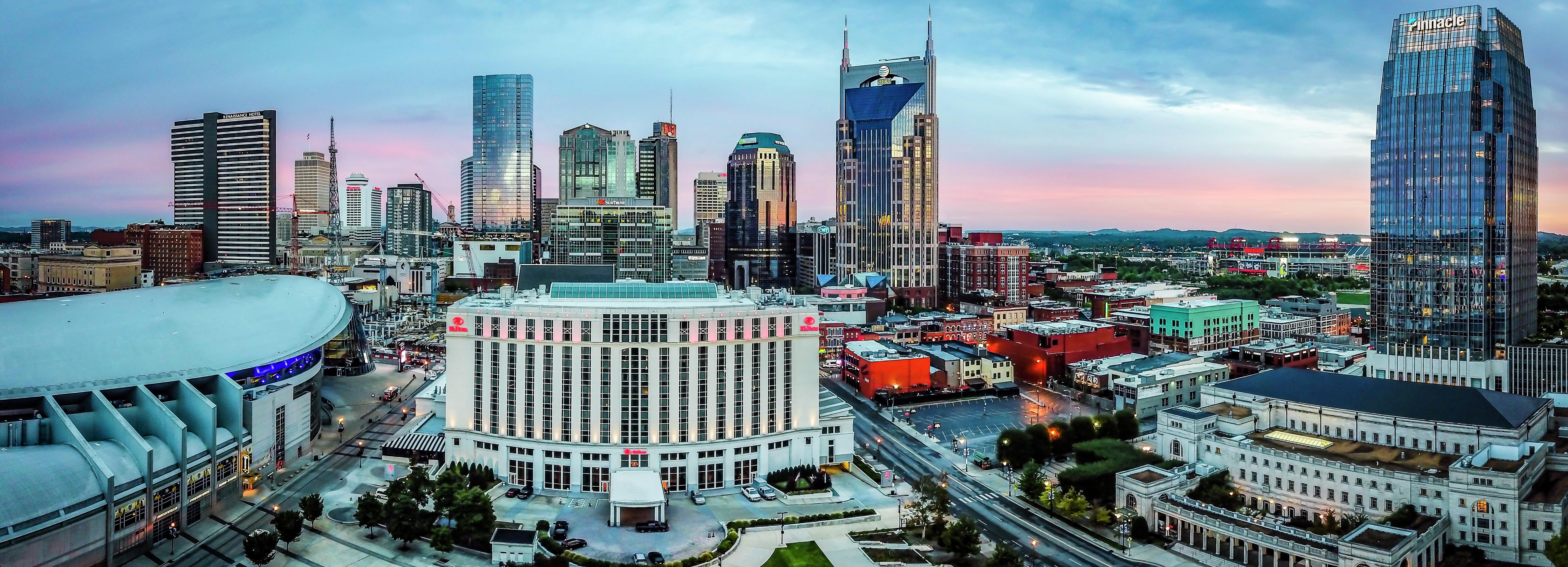 Exterior | Hilton Nashville Downtown