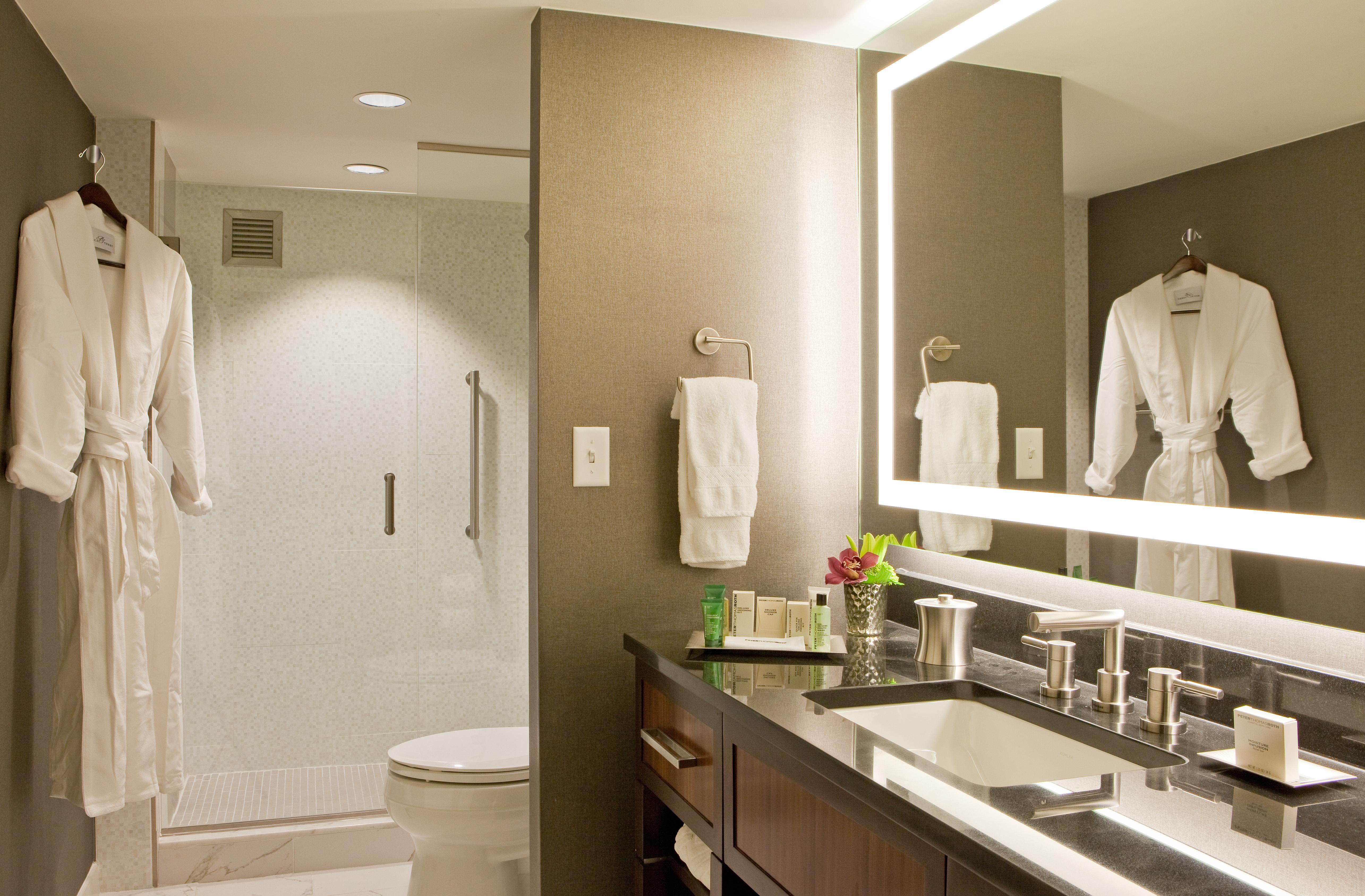 Hilton Nashville Downtown Room Type - 1KNG1BDRMEXEC STE INTERIOR