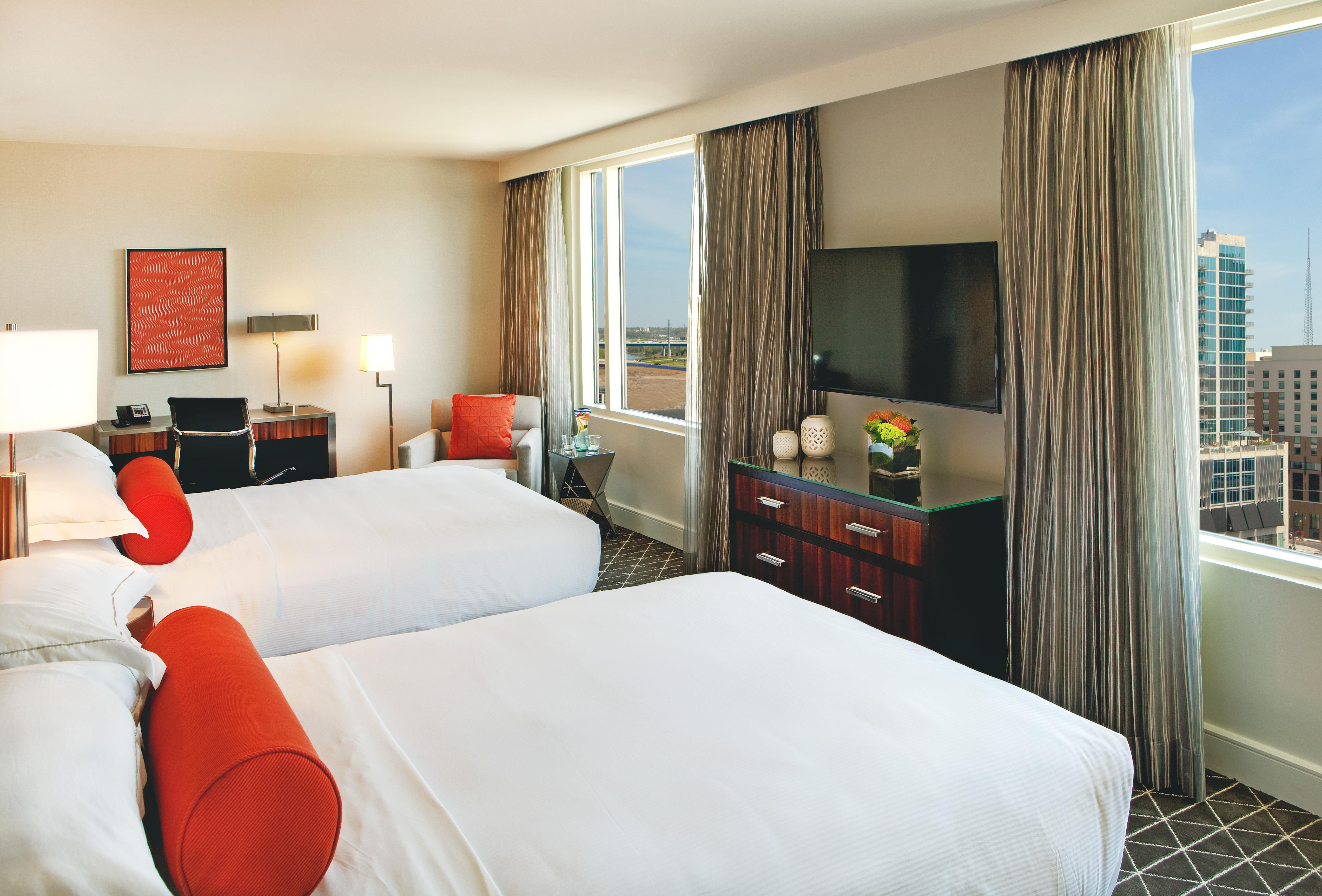 Hilton Nashville Downtown Room Type - 2 DBL BEDS 1 BEDROOM SUITE