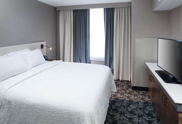  - Hilton Garden Inn Nashville Vanderbilt - I-40 & I-65, Exit 209