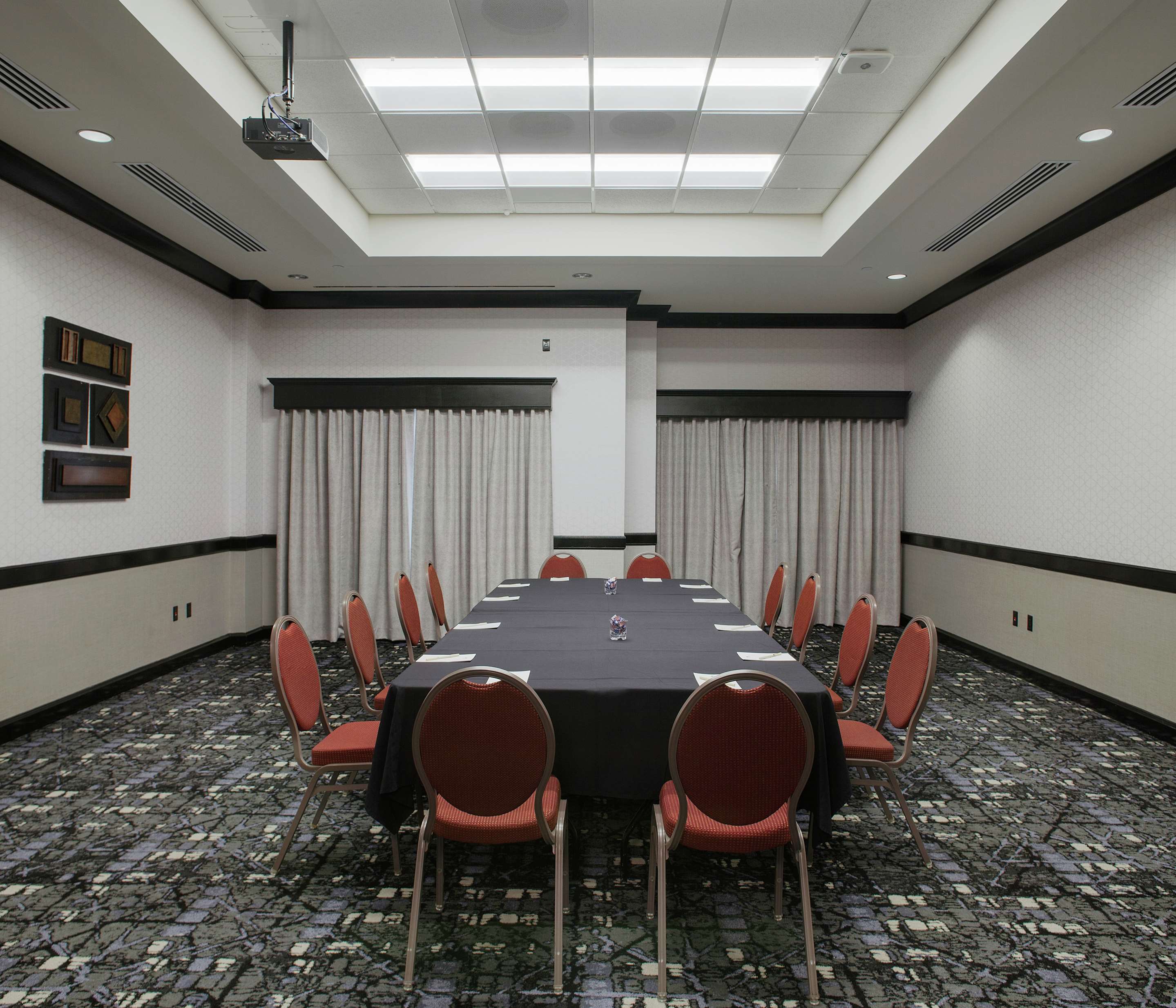 Meeting Room | DoubleTree Suites by Hilton Bentonville