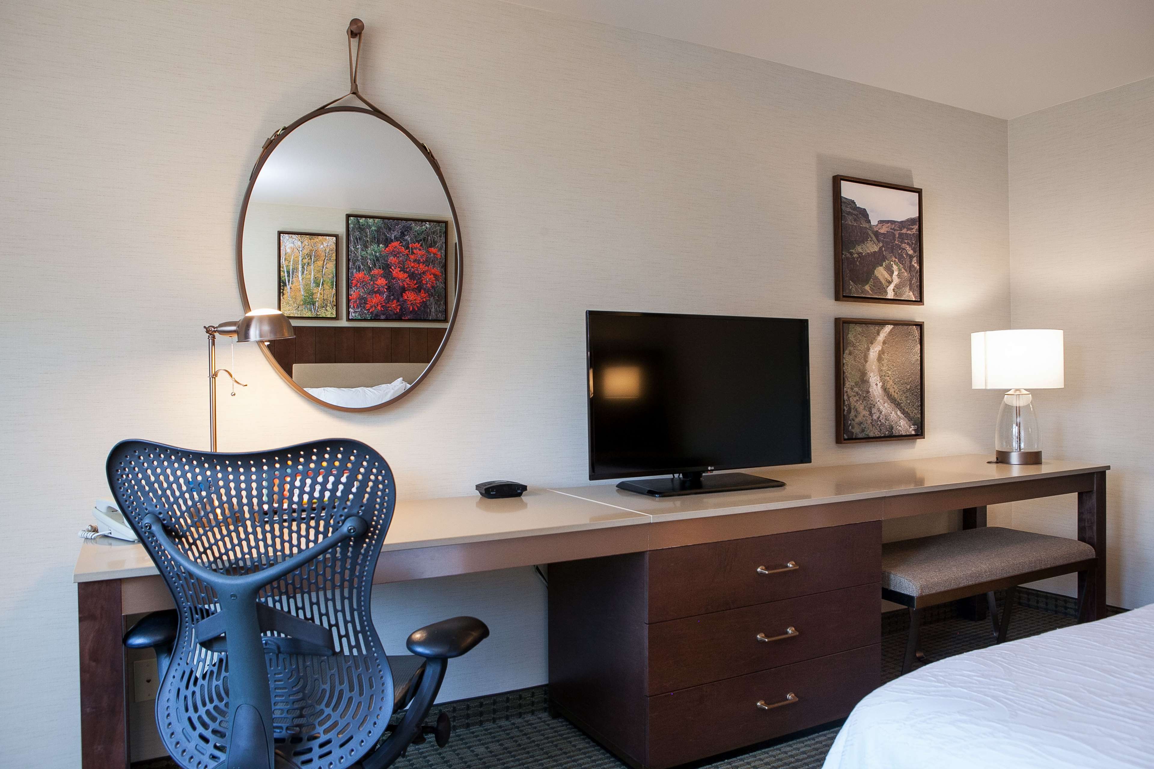 Hilton Garden Inn Boise/Eagle Room Type - 1 KING BED BALCONY ROOM
