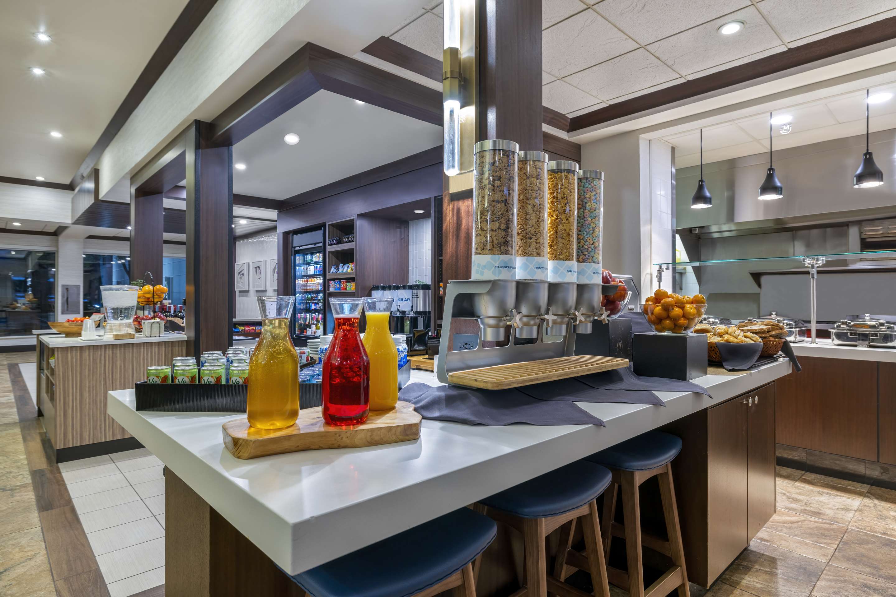 Breakfast Area | Hilton Garden Inn Boise Spectrum