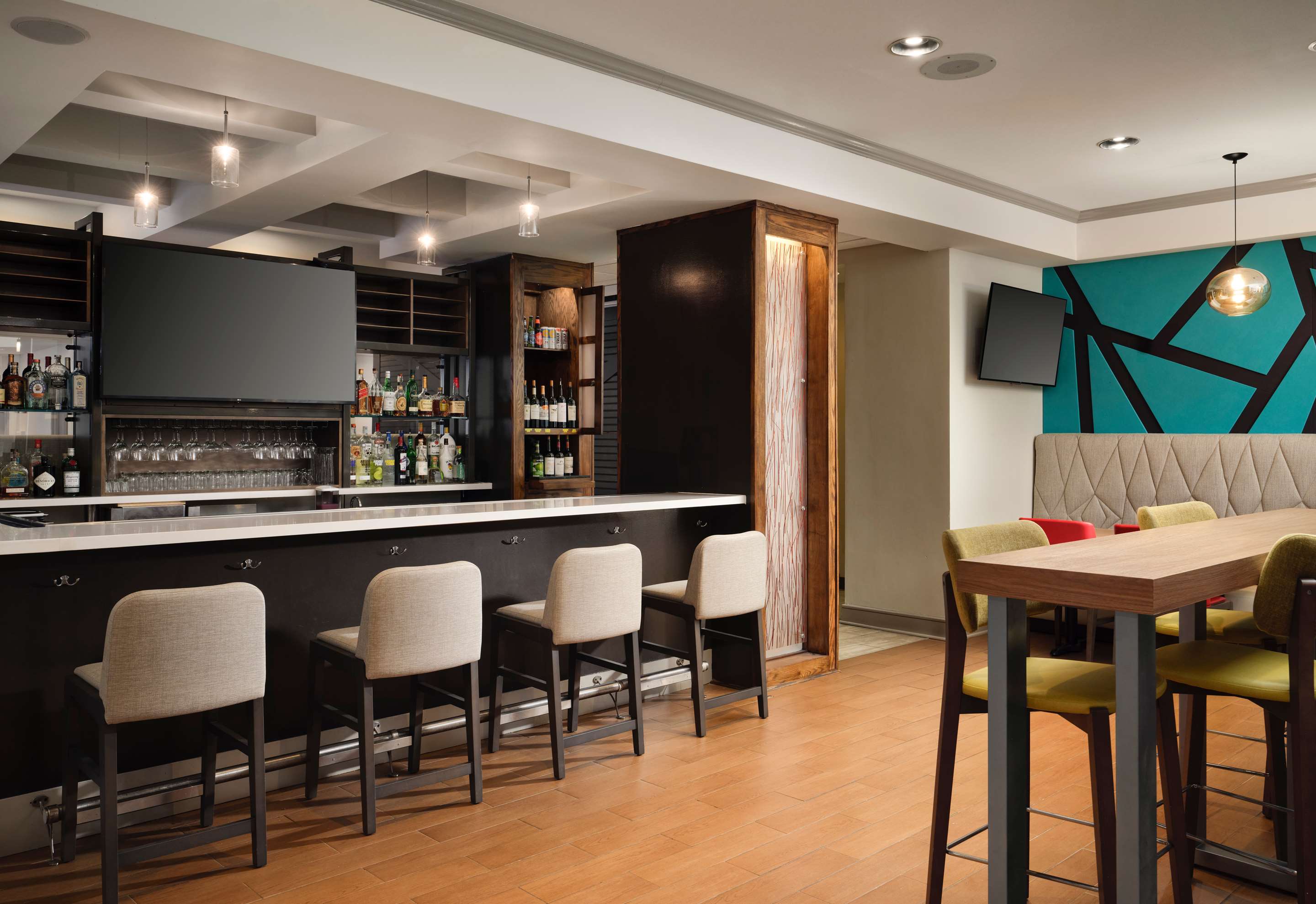 BarLounge | Hilton Garden Inn Boston-Burlington