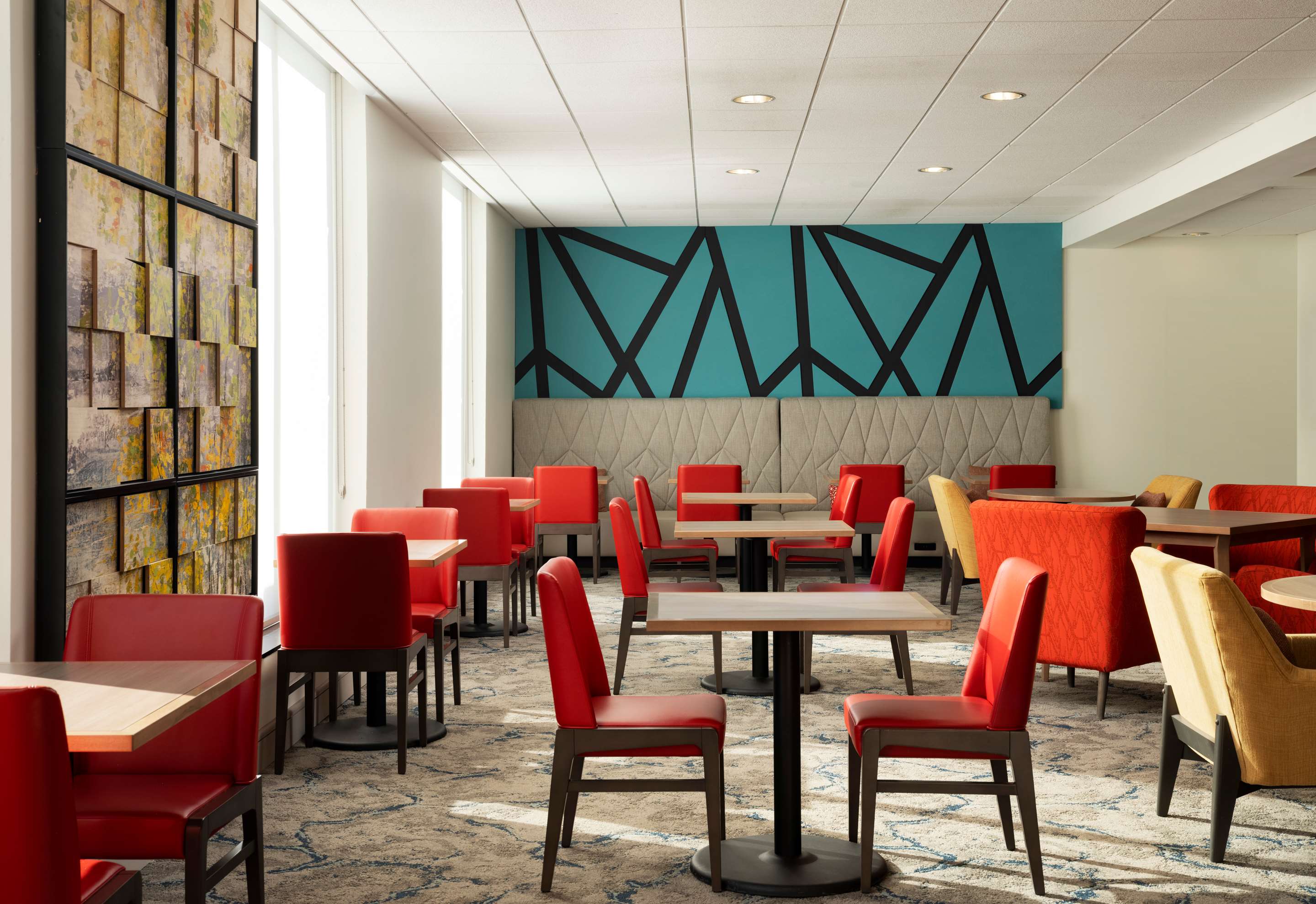 Restaurant | Hilton Garden Inn Boston-Burlington