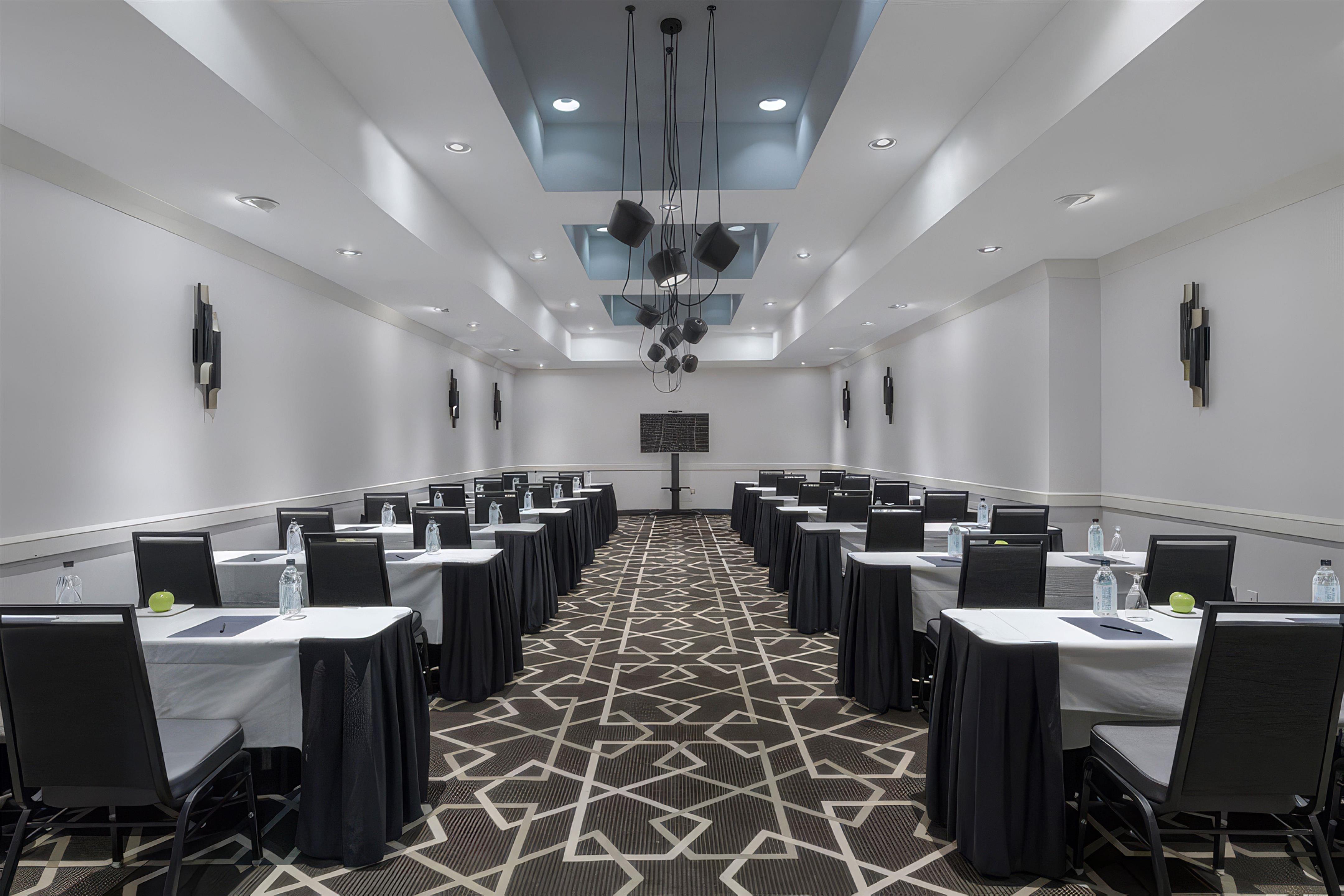 Meeting Room | Hilton Boston/Woburn