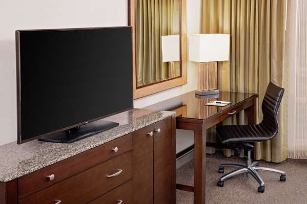  - DoubleTree by Hilton Hotel Bayside Boston - I-93, Exit 14