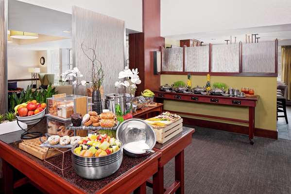 Amenities - DoubleTree by Hilton Hotel Bayside Boston - I-93, Exit 14