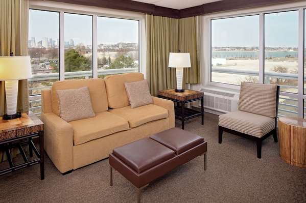  - DoubleTree by Hilton Hotel Bayside Boston - I-93, Exit 14