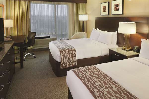  - DoubleTree by Hilton Hotel Bayside Boston - I-93, Exit 14