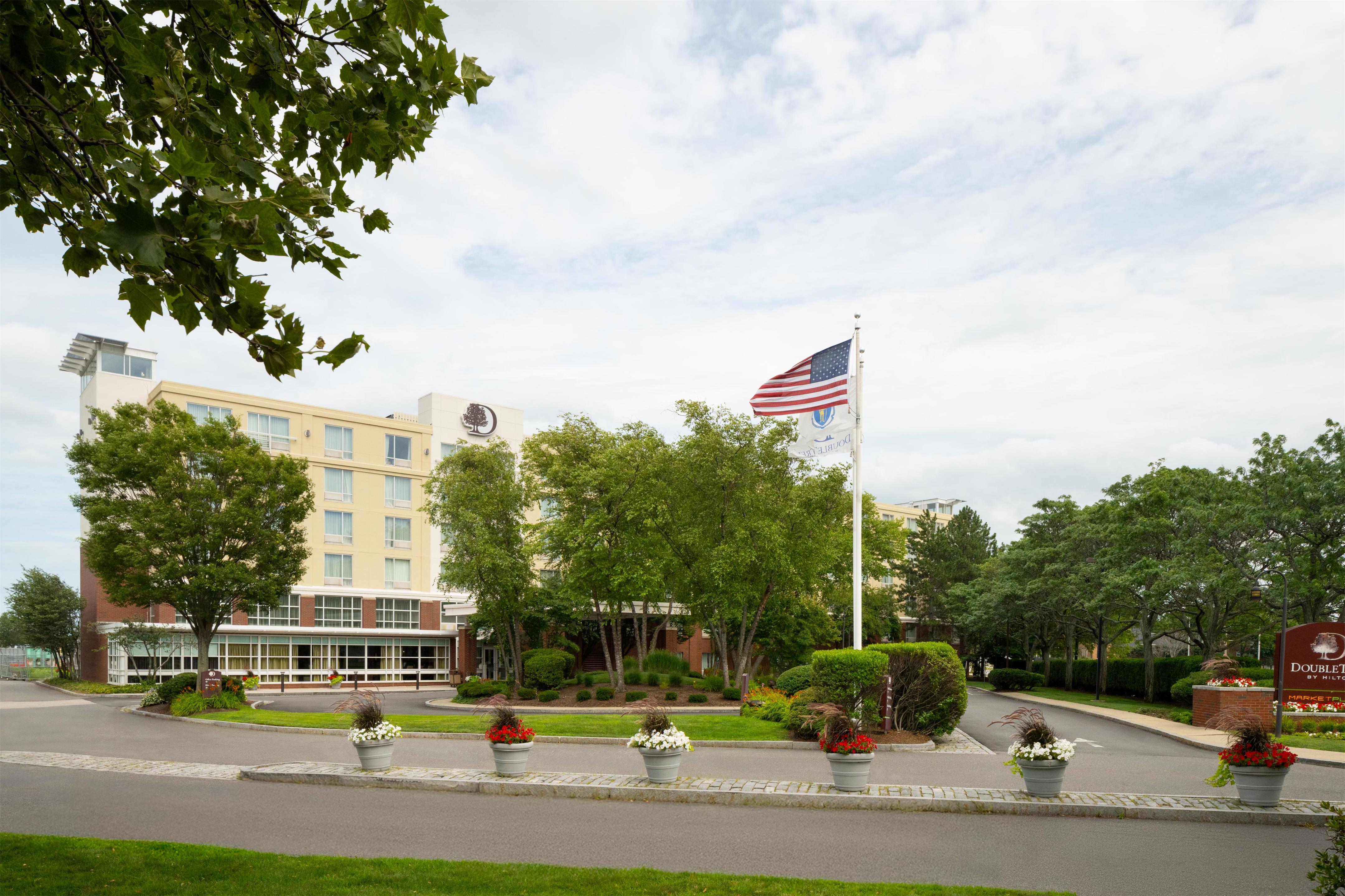 Exterior | DoubleTree by Hilton Hotel Boston Bayside