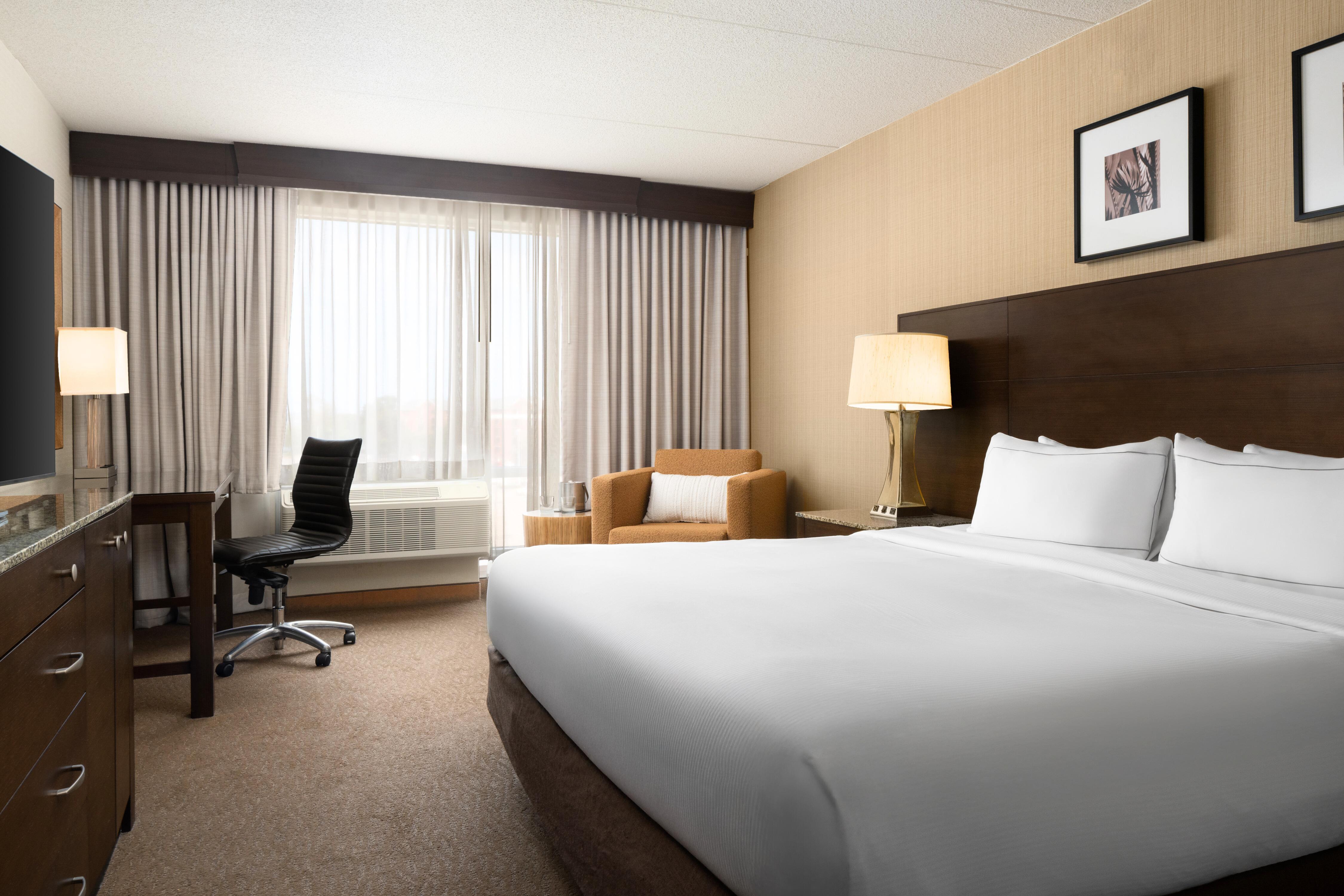 DoubleTree by Hilton Hotel Boston Bayside Room Type - 1 KING MOB ACC RI SHOWER
