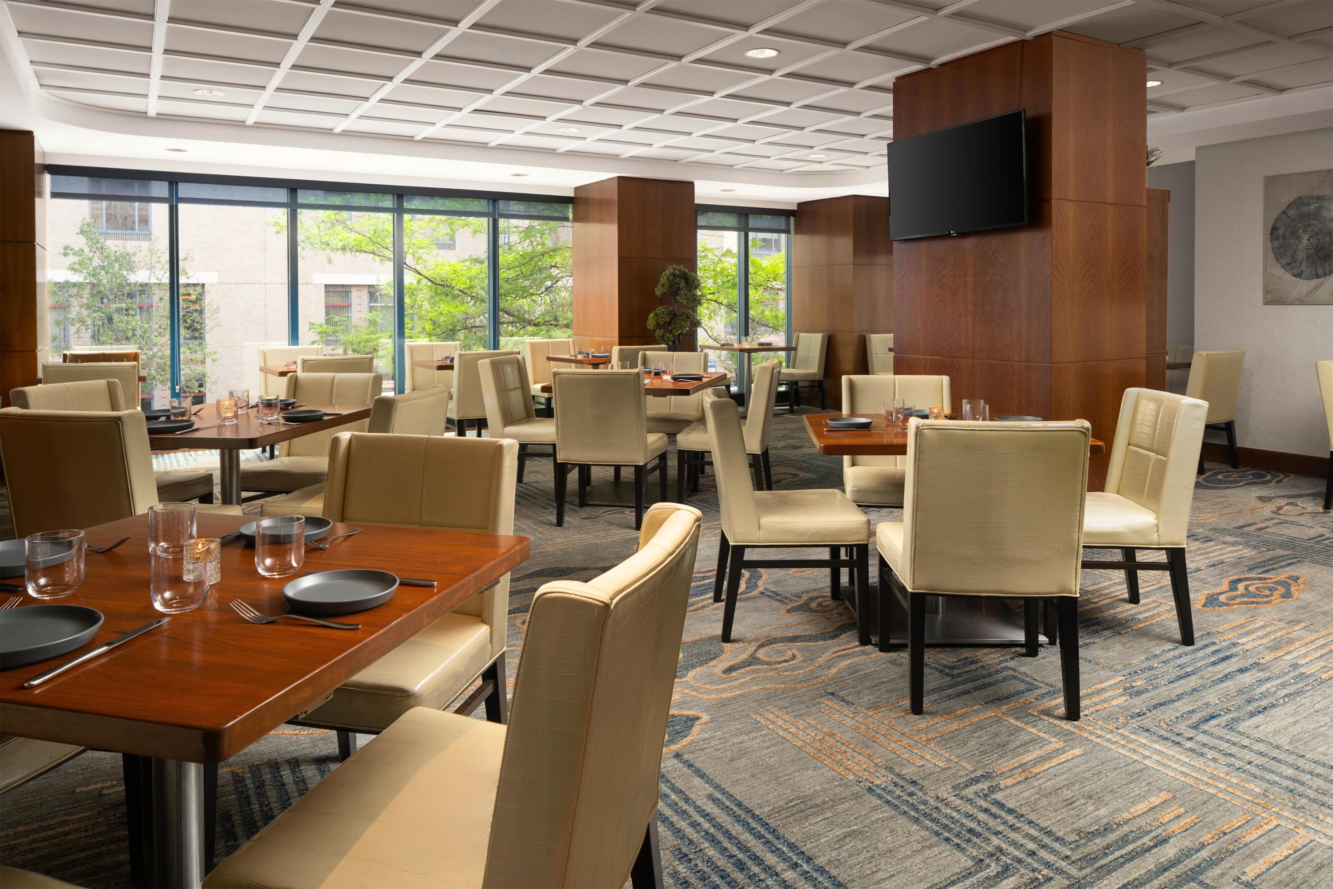 BarLounge | DoubleTree by Hilton Boston - Downtown