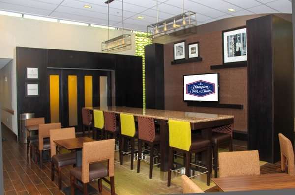Restaurant - Hampton Inn & Suites Boston