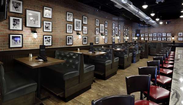 Restaurant - Hampton Inn Natick