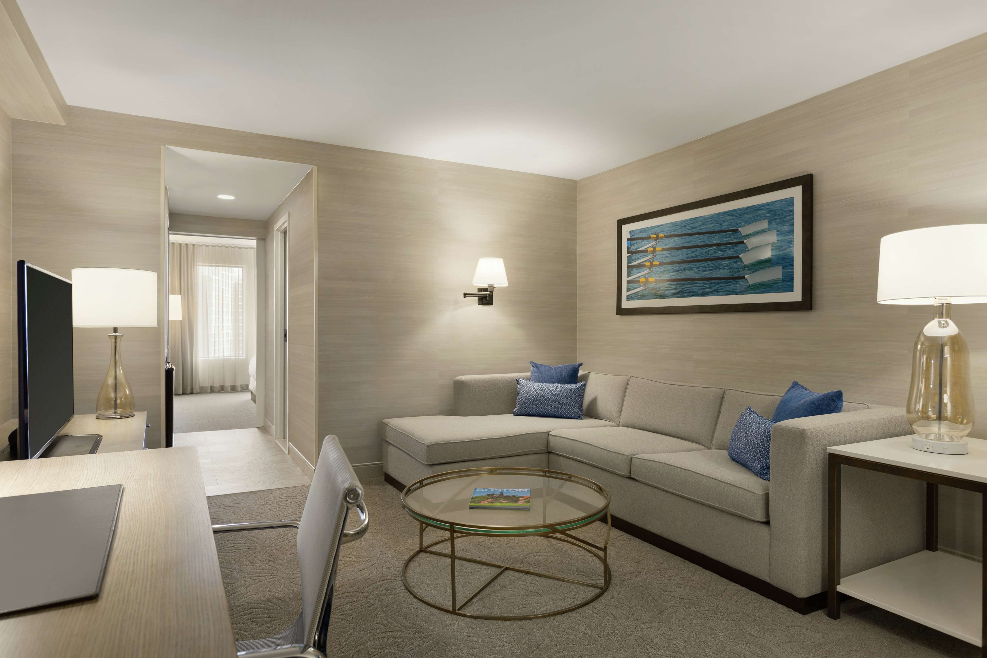 DoubleTree Suites by Hilton Hotel Boston - Cambridge Room Type - King Suite with River View 