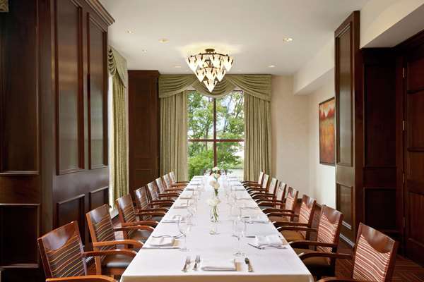Restaurant - DoubleTree Suites by Hilton Hotel Allston - I-90, Exit 131