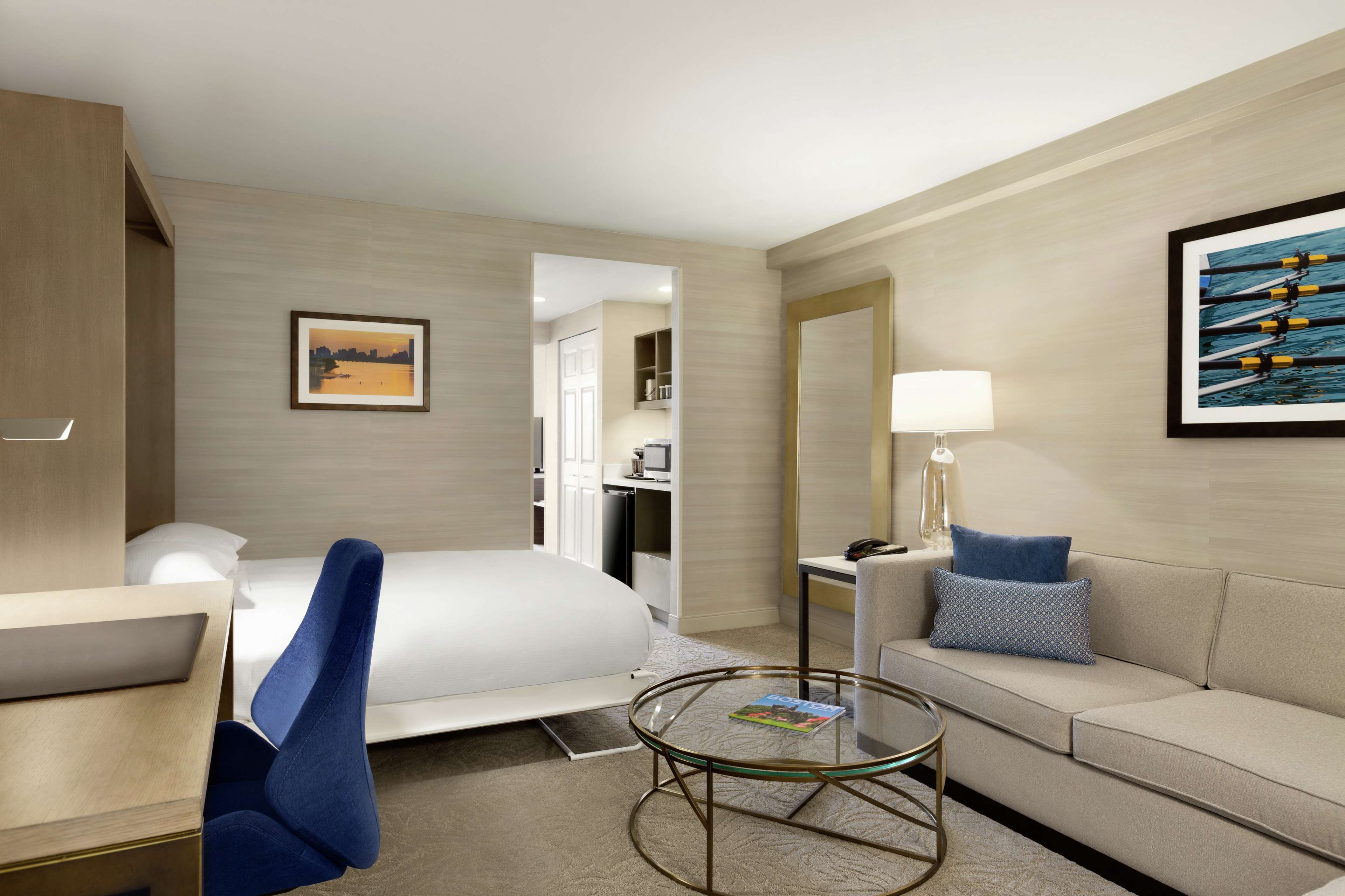 DoubleTree Suites by Hilton Hotel Boston - Cambridge Room Type - 1 BDRM DELUXE FAMILY SUITE