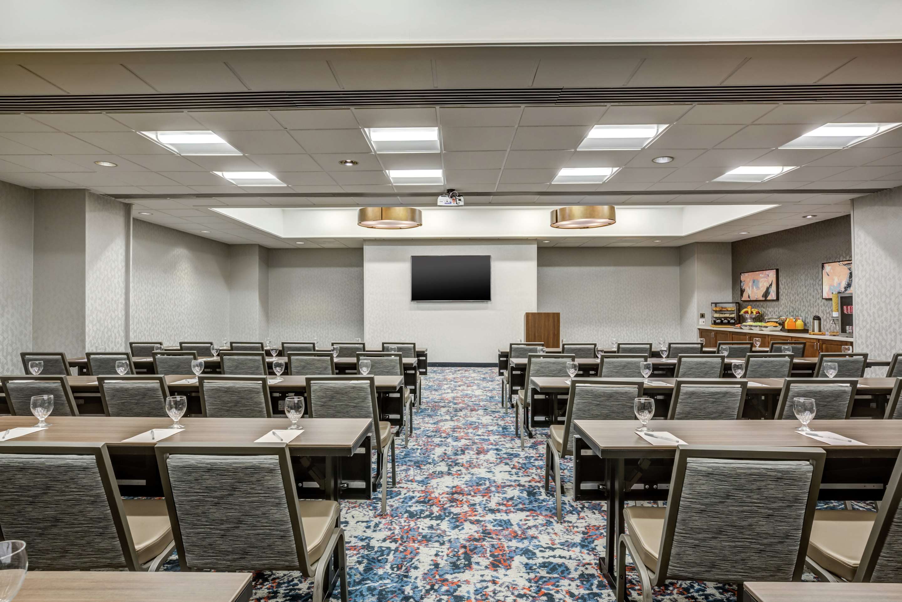 Meeting Room | Hilton Garden Inn Boston/Waltham