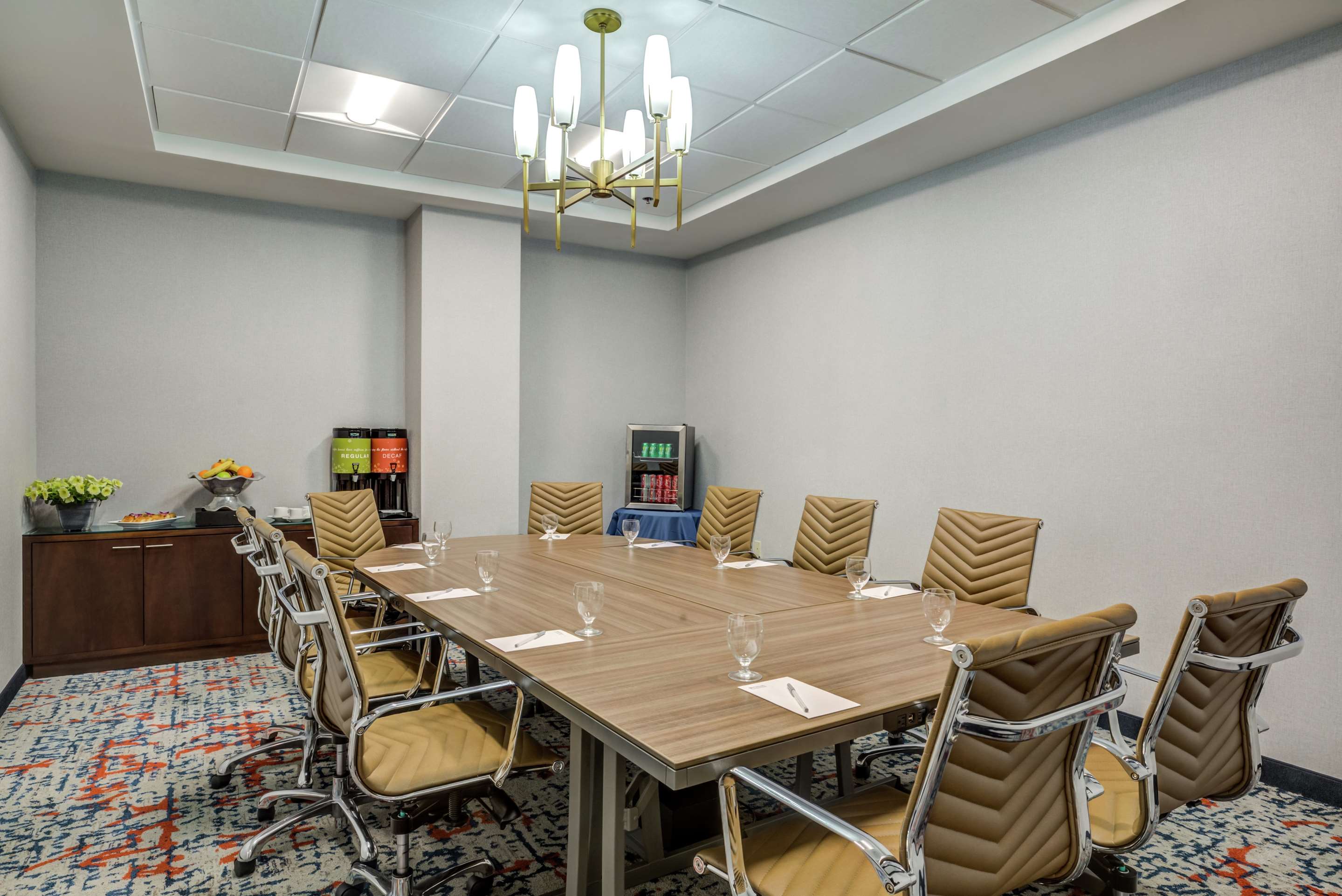 Meeting Room | Hilton Garden Inn Boston/Waltham