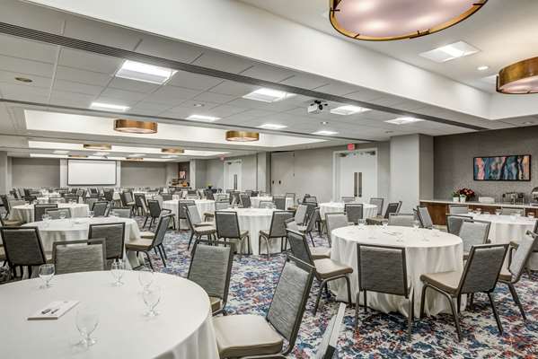 Restaurant - Hilton Garden Inn Waltham