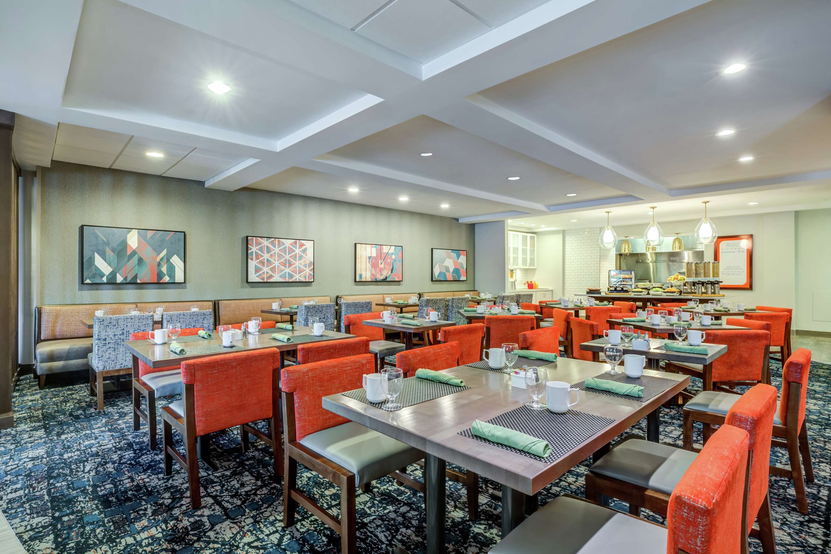 Restaurant | Hilton Garden Inn Boston/Waltham