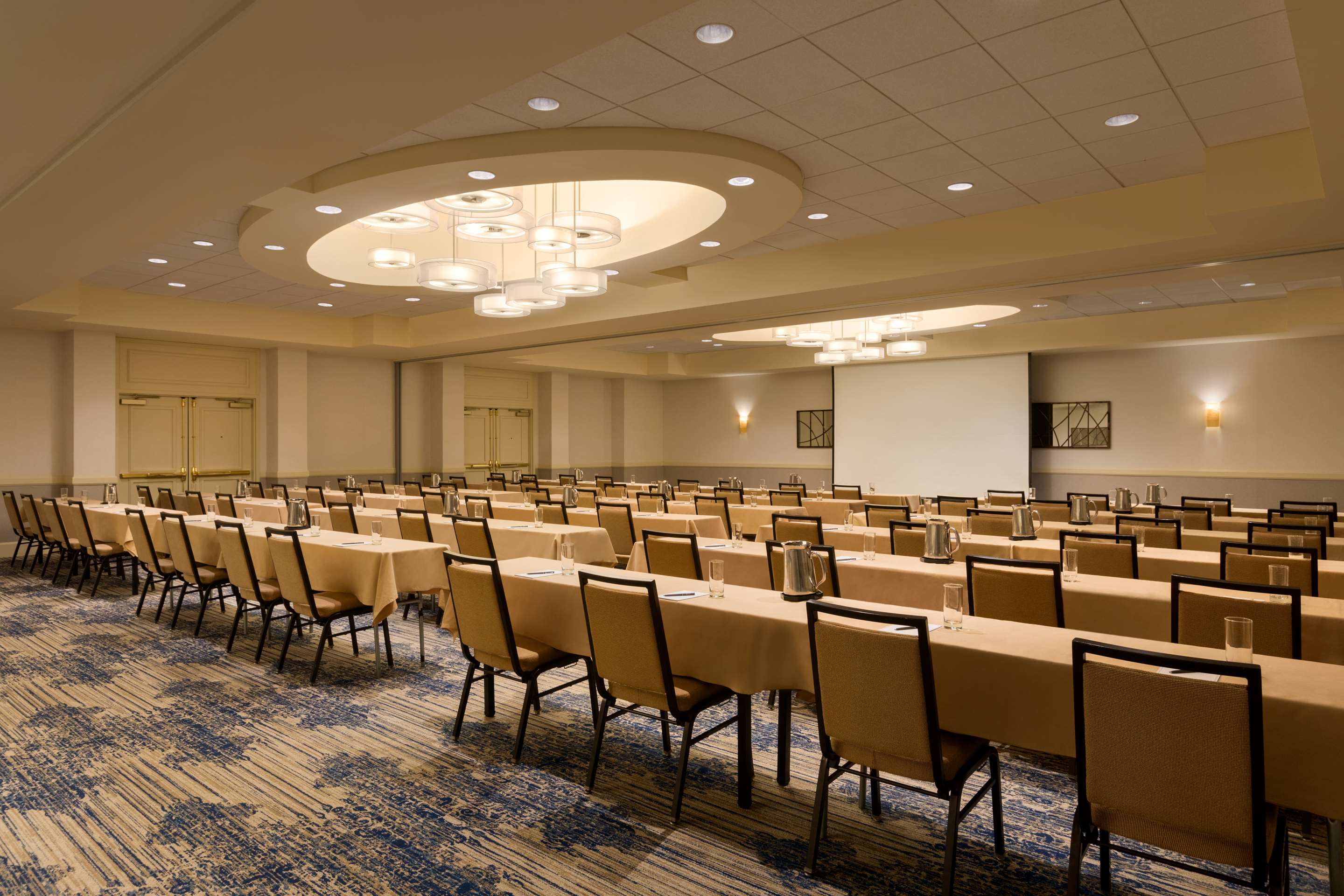 Lobby | Embassy Suites by Hilton Boston Waltham