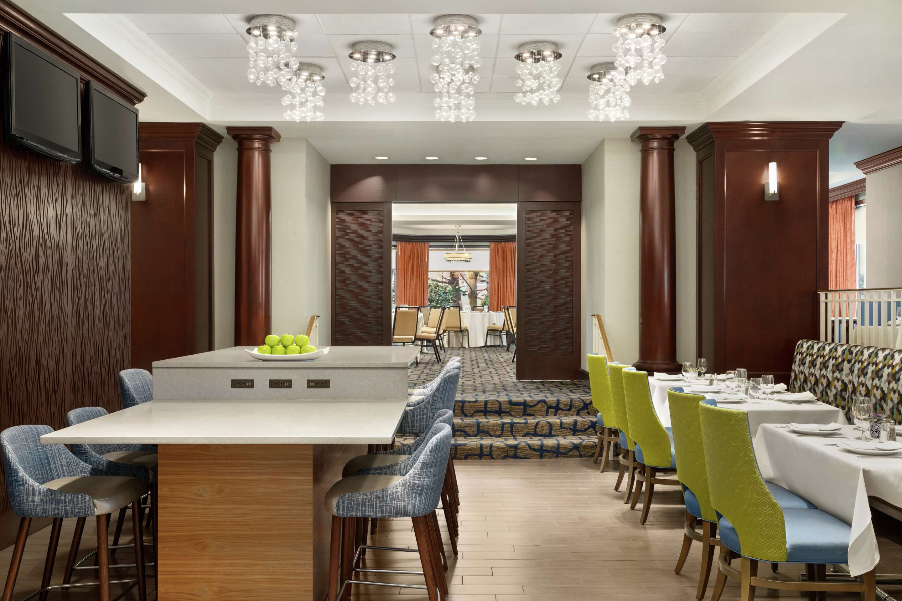 Restaurant | Embassy Suites by Hilton Boston Waltham