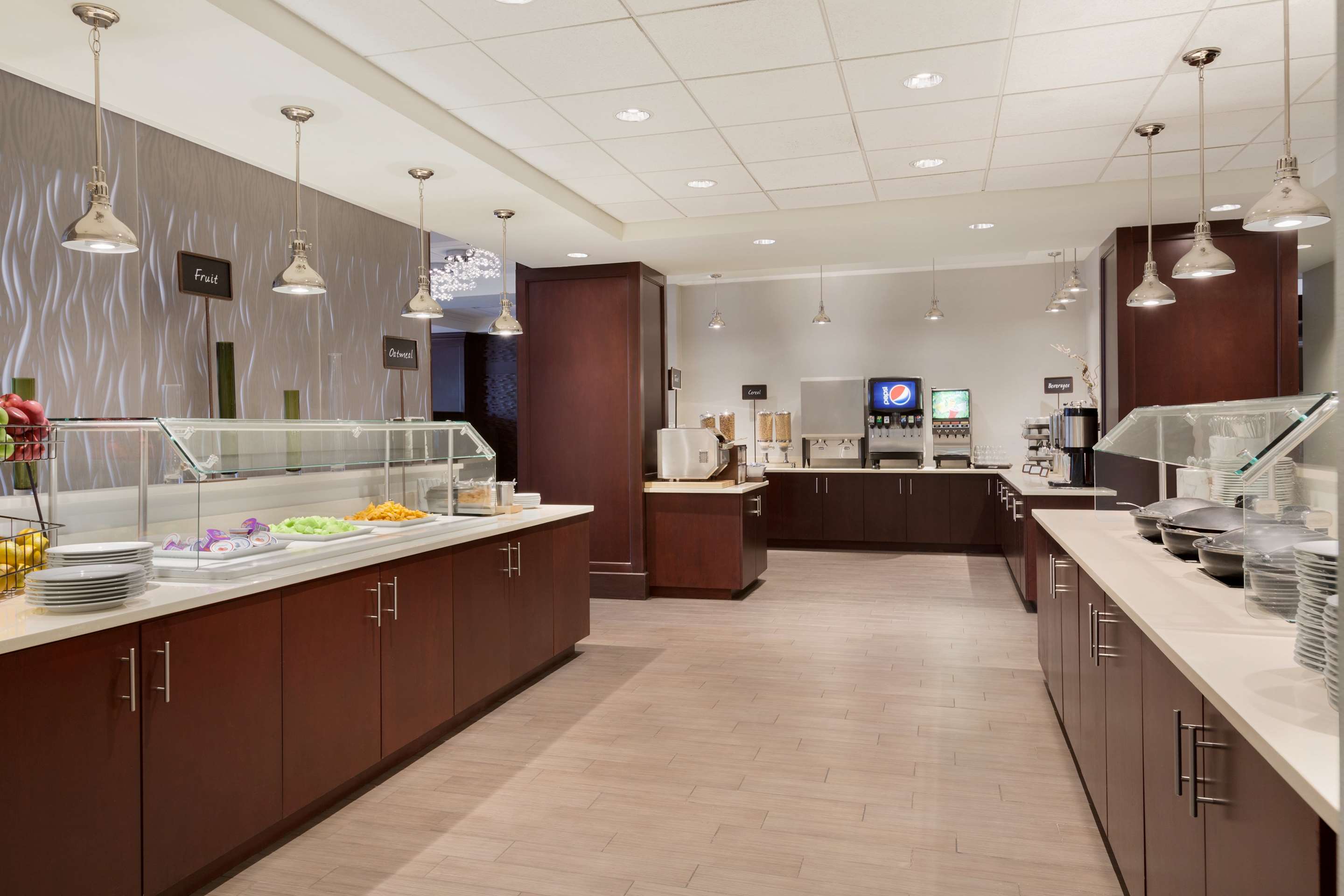 Restaurant | Embassy Suites by Hilton Boston Waltham