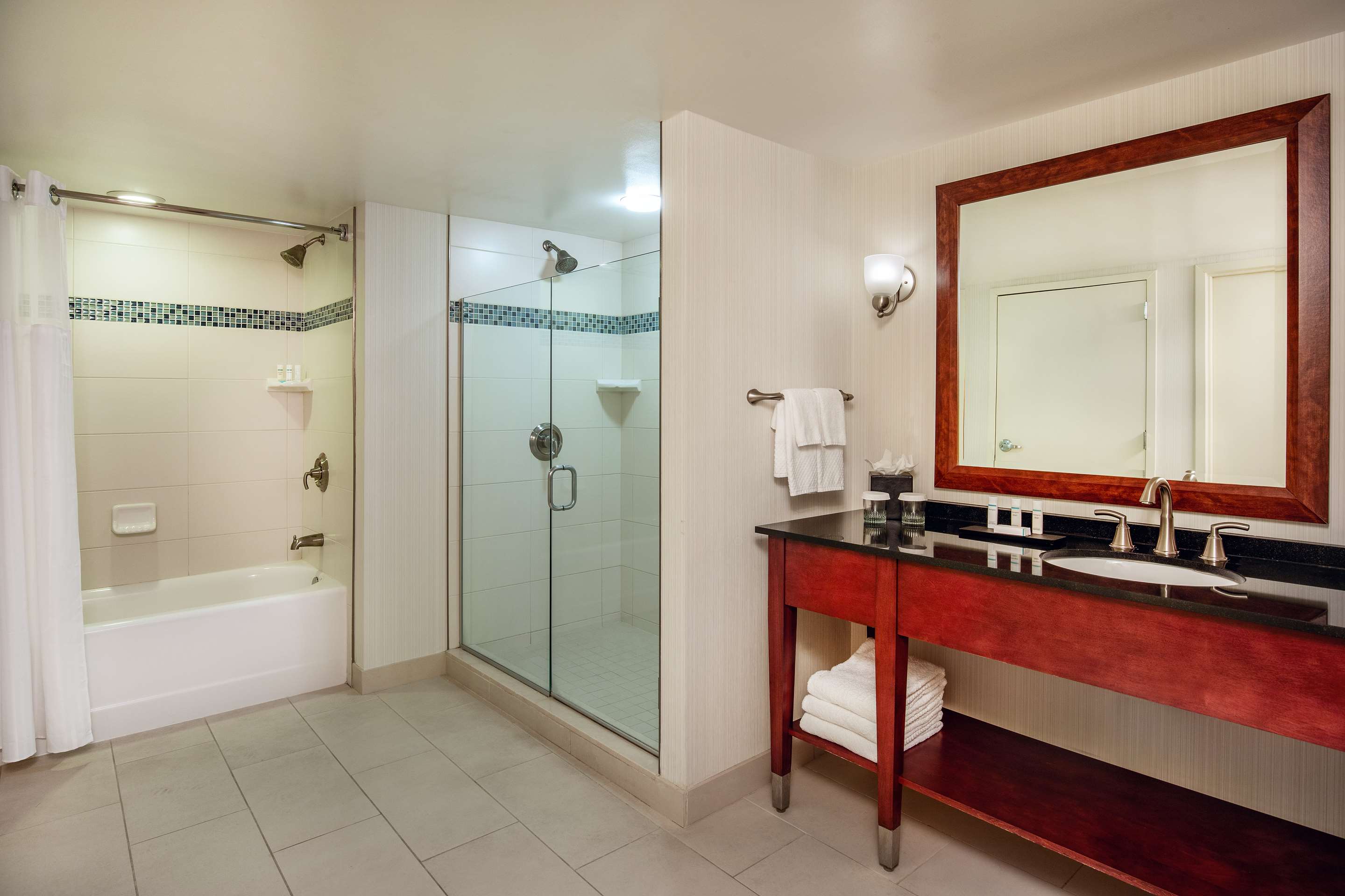 Guest room bath