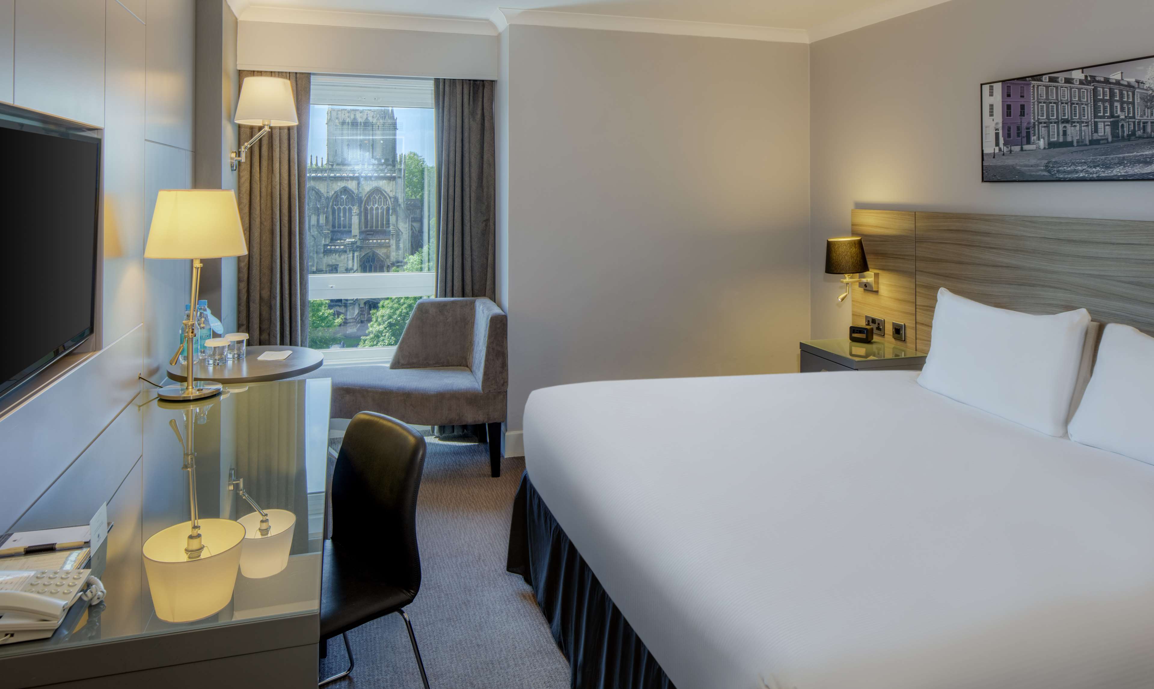 Doubletree by Hilton Bristol - Tap to explore photos