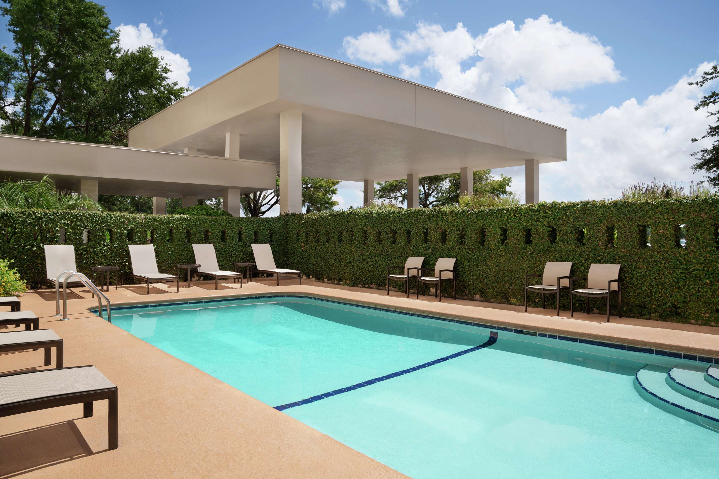 Pool | Embassy Suites Brunswick