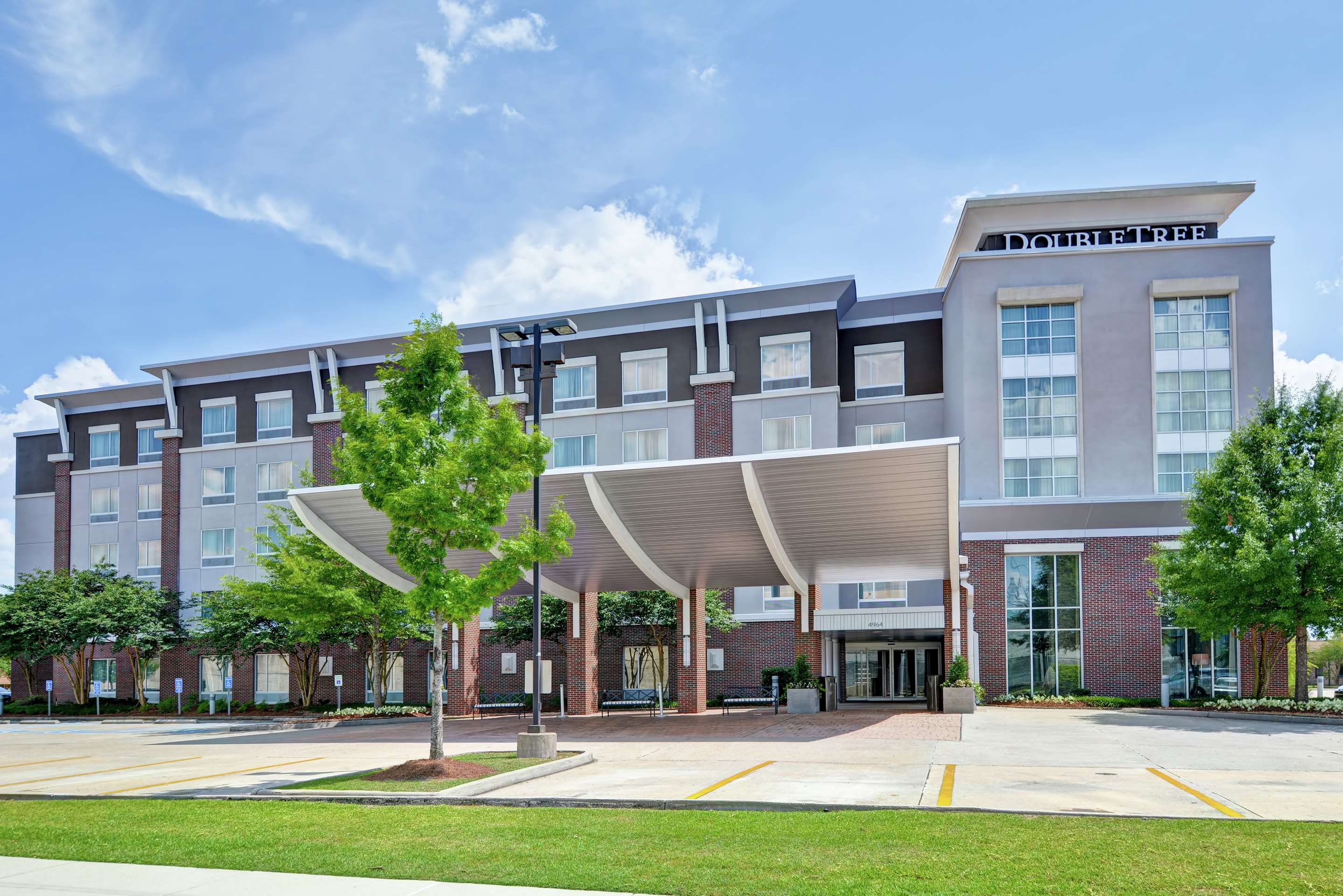 Exterior | DoubleTree by Hilton Hotel Baton Rouge