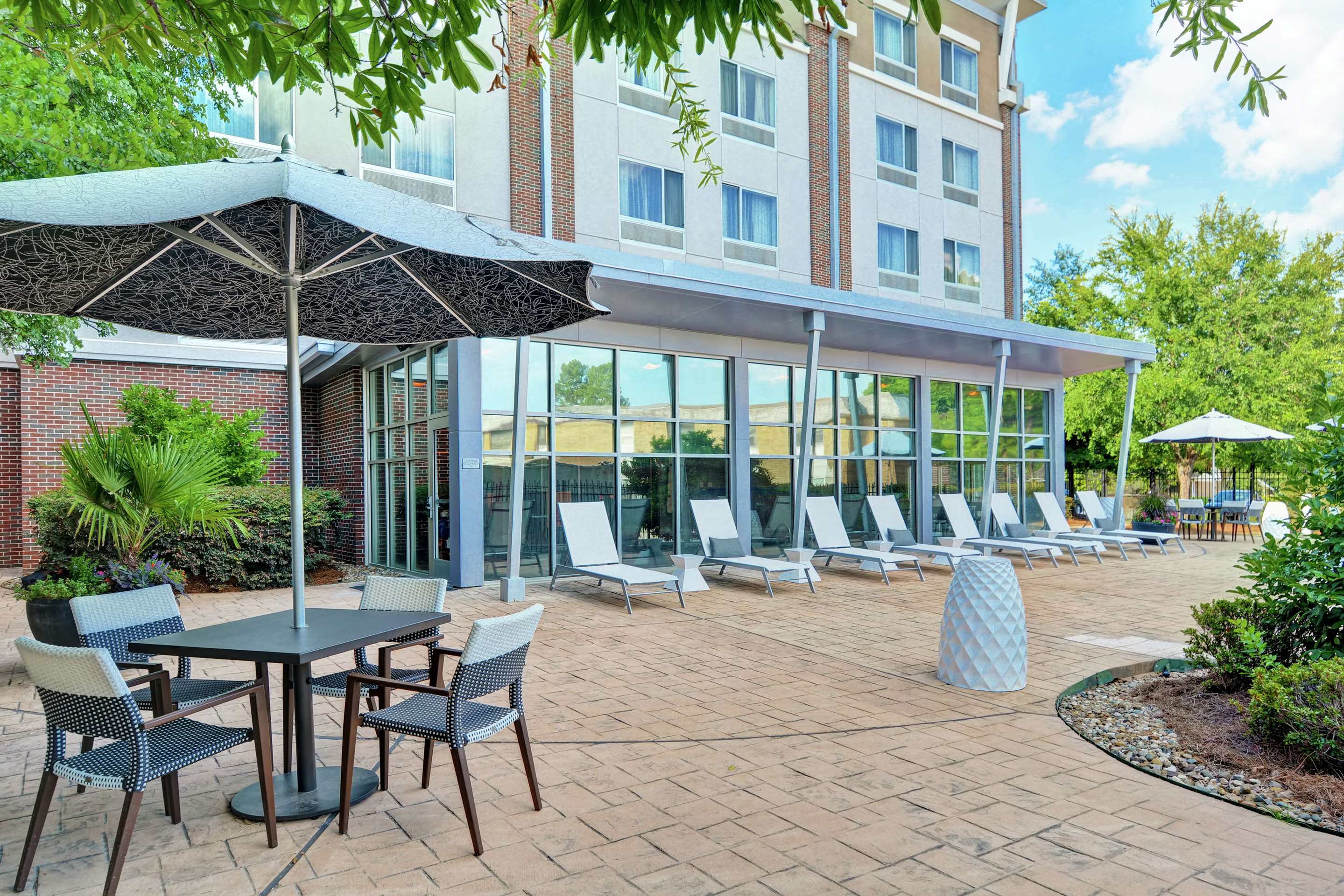 Exterior | DoubleTree by Hilton Hotel Baton Rouge