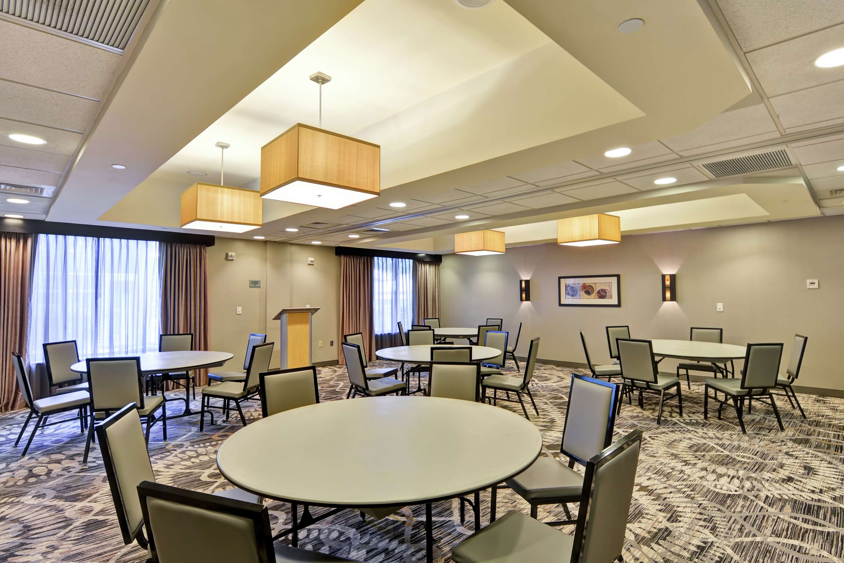 Meeting Room | DoubleTree by Hilton Hotel Baton Rouge