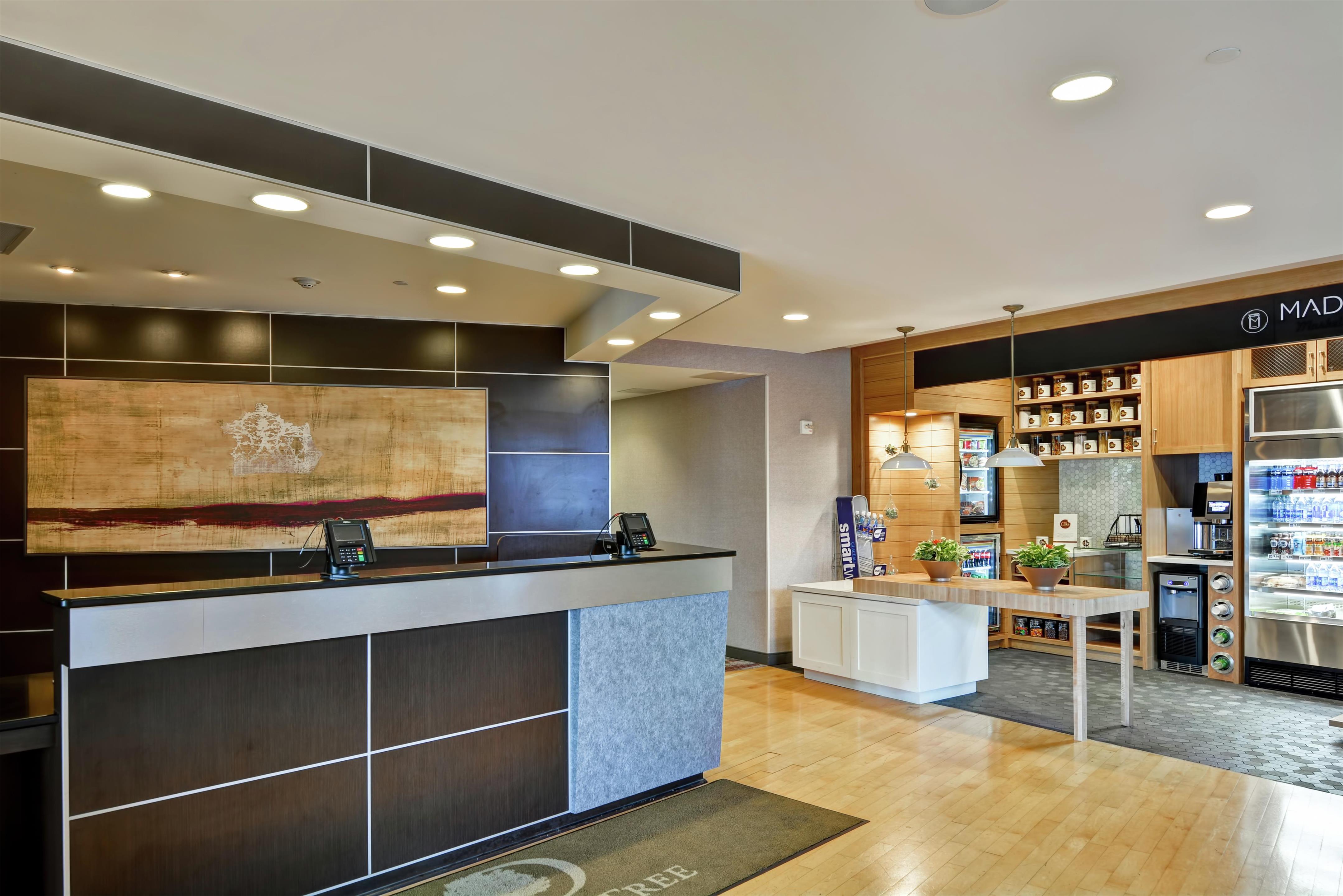 Reception | DoubleTree by Hilton Hotel Baton Rouge