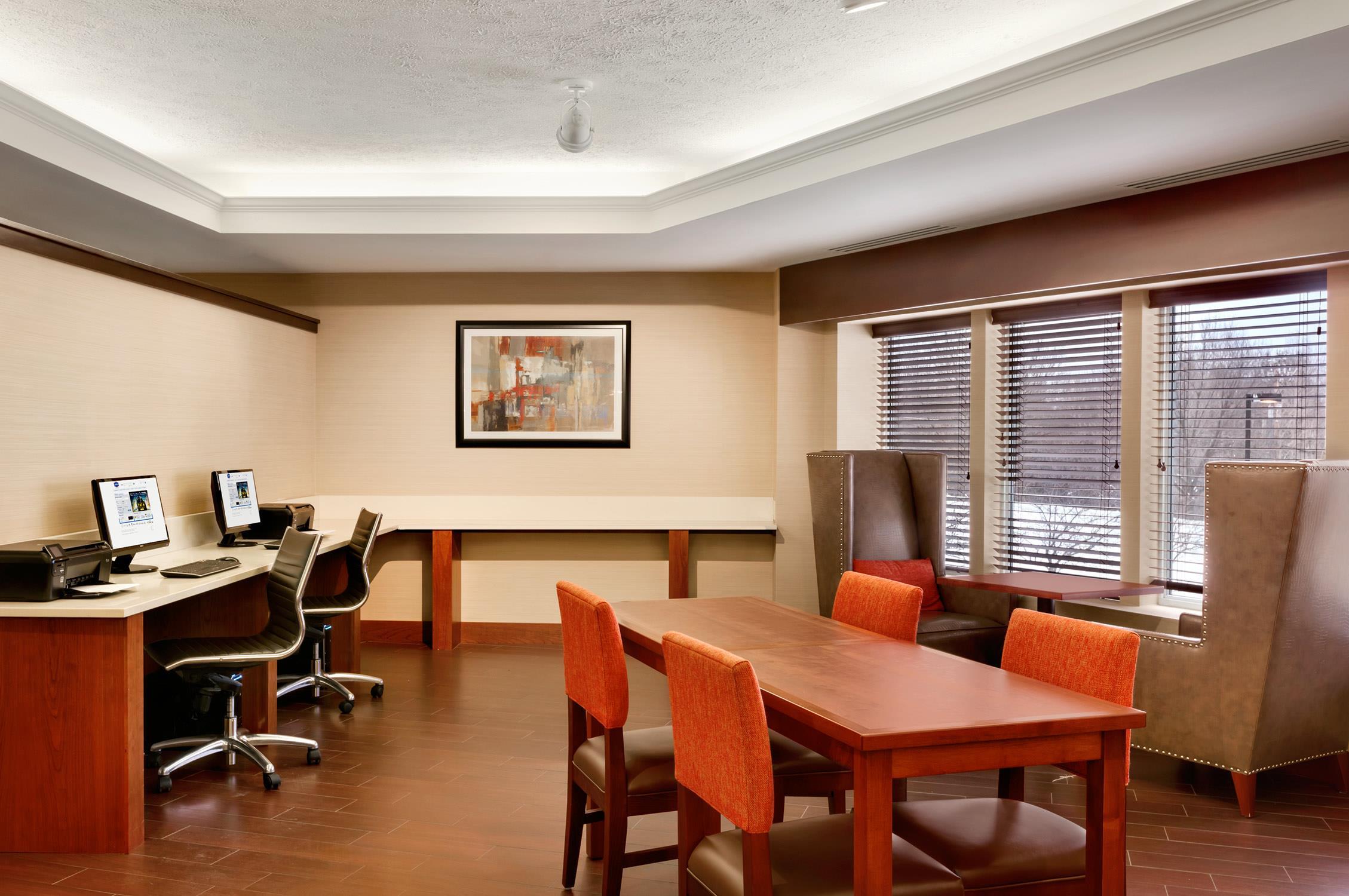 Business Center | Hampton Inn Colchester