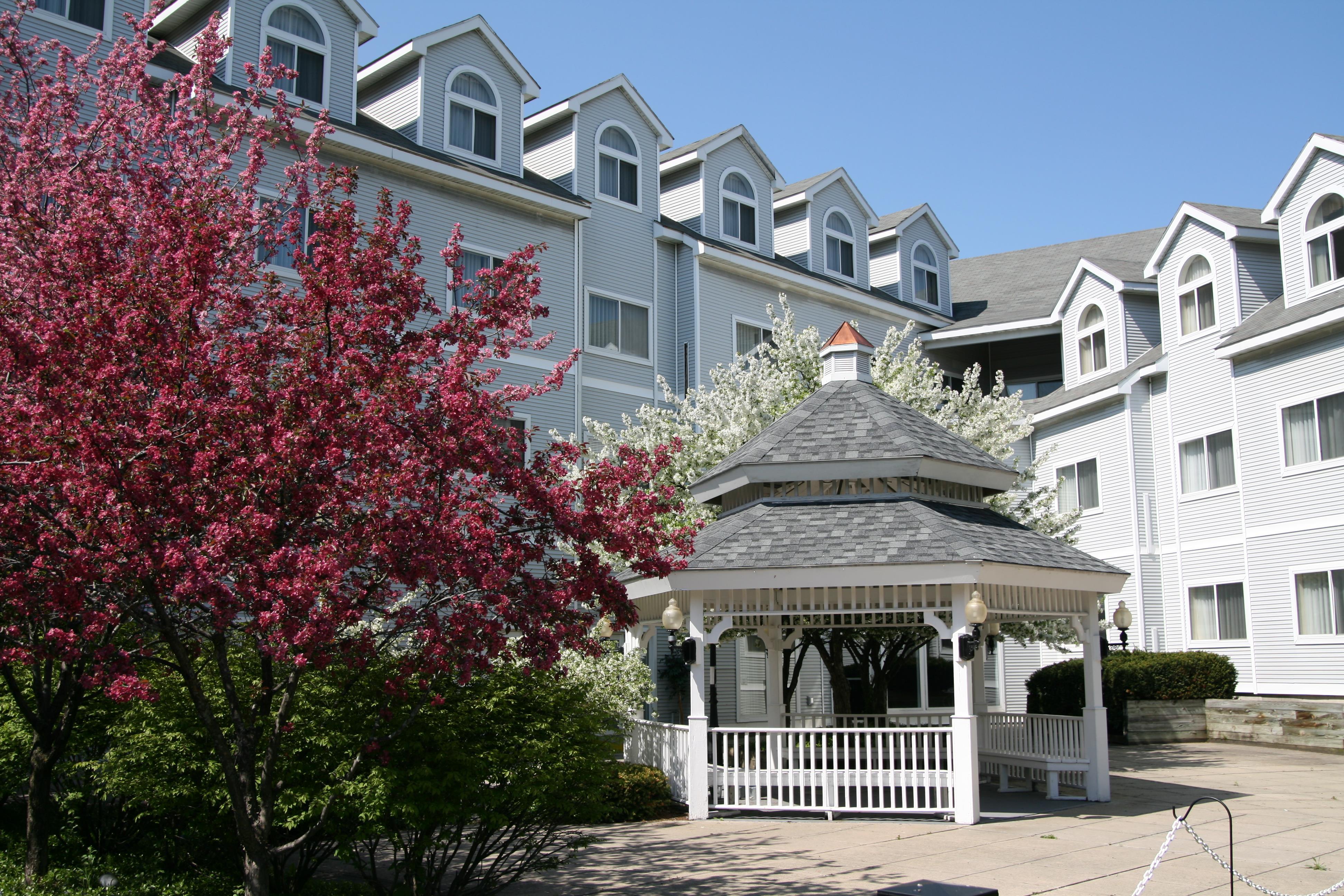 Exterior | Hampton Inn Colchester