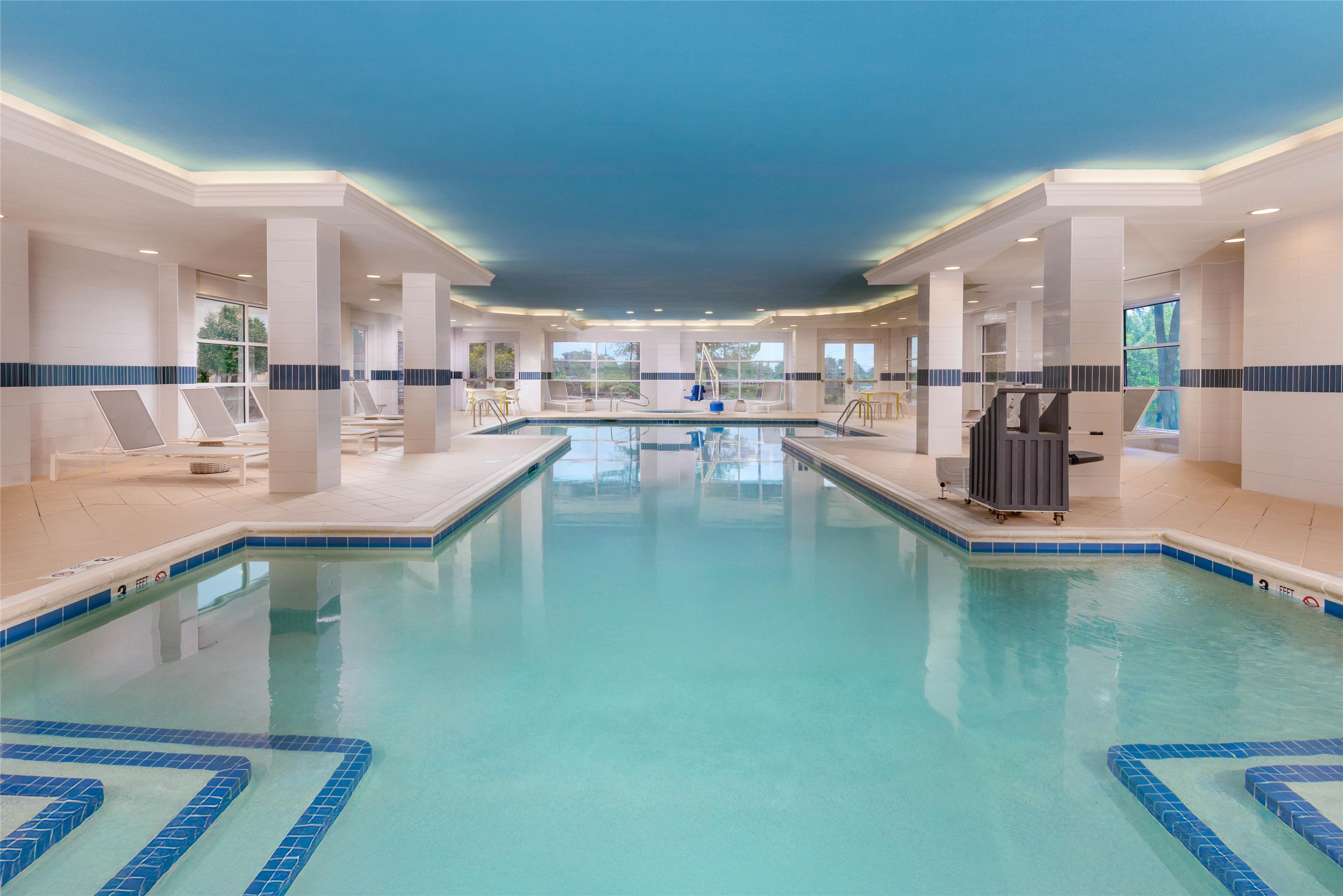 Pool | Hilton Garden Inn Buffalo Airport