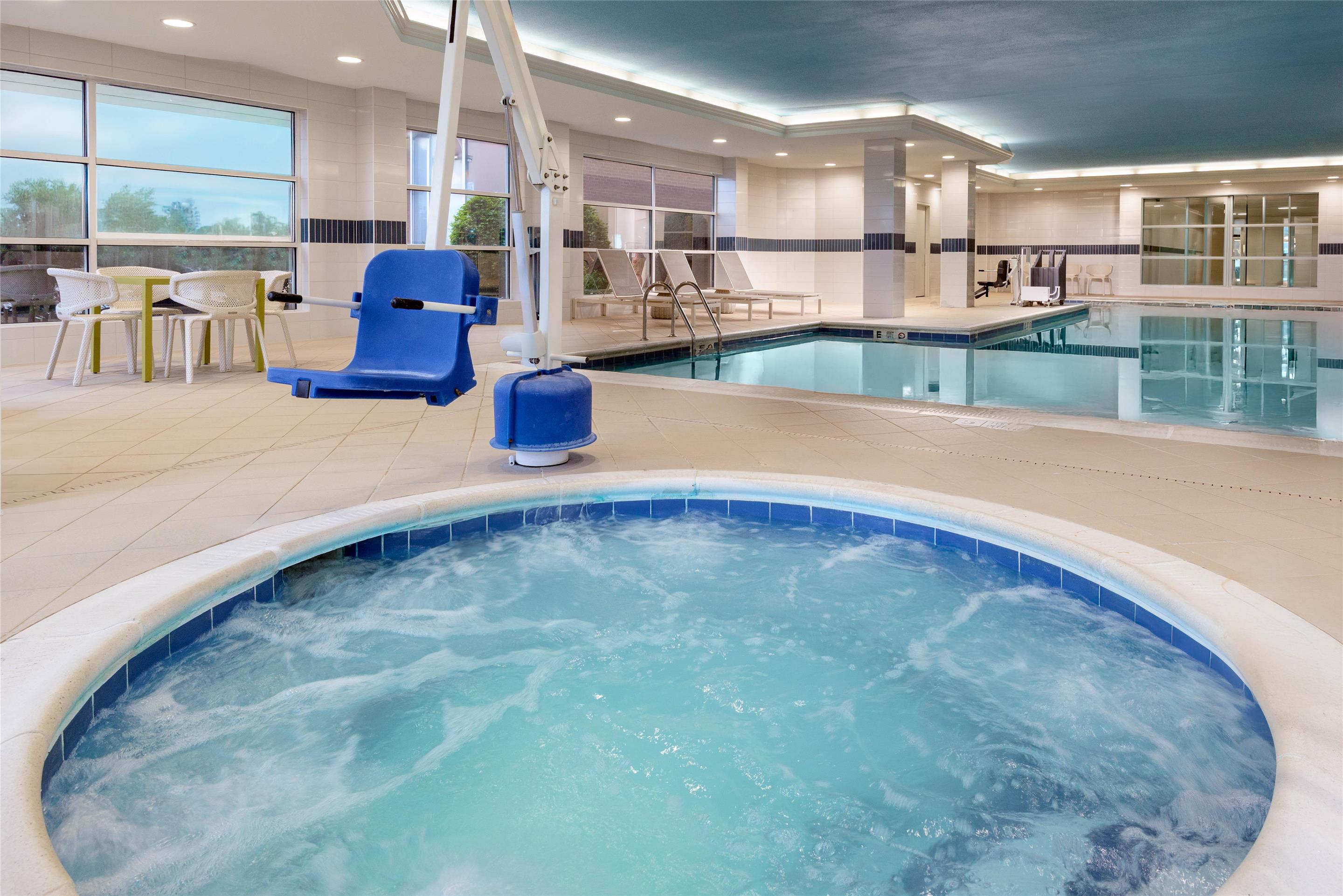 Pool | Hilton Garden Inn Buffalo Airport