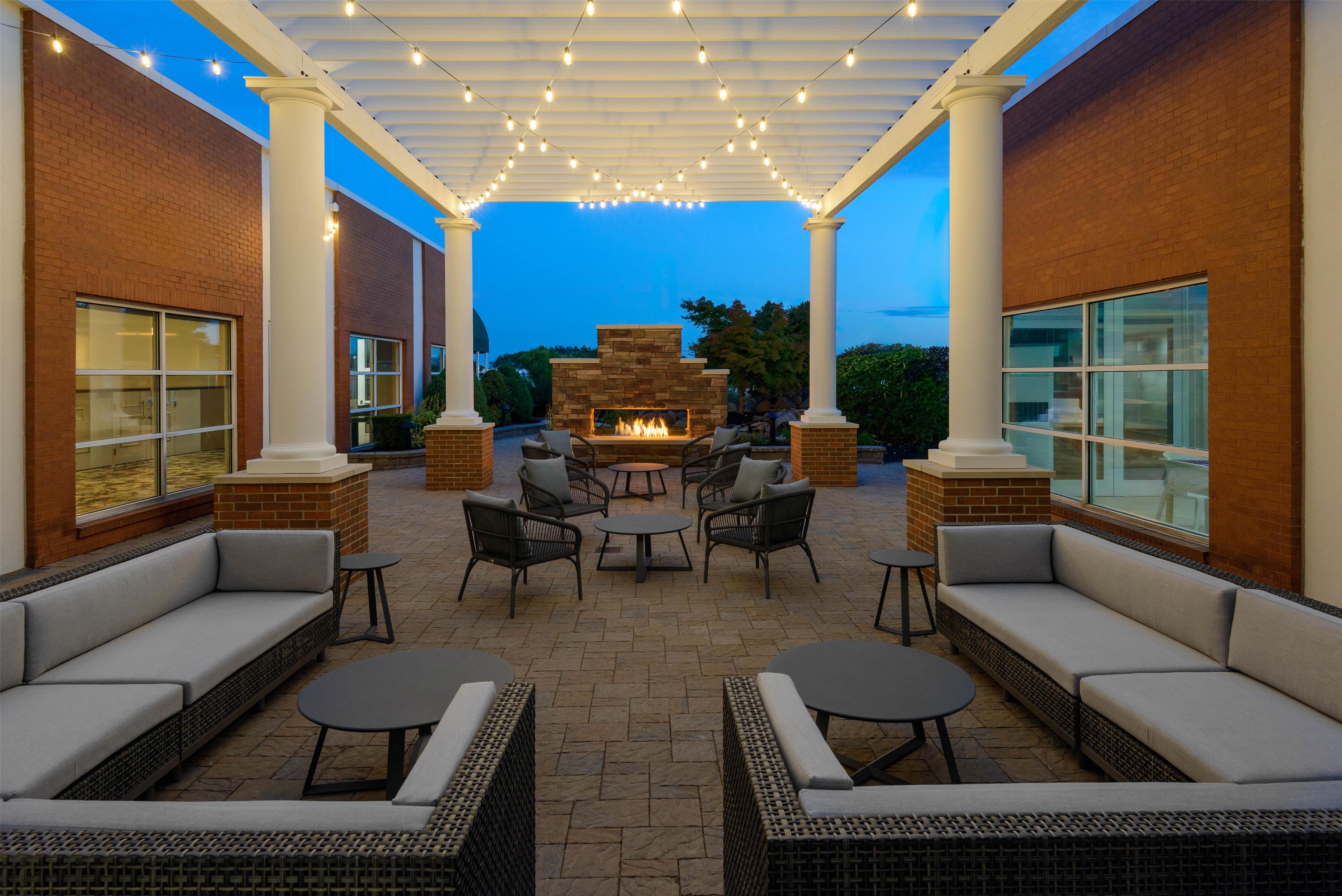 Exterior | Hilton Garden Inn Buffalo Airport