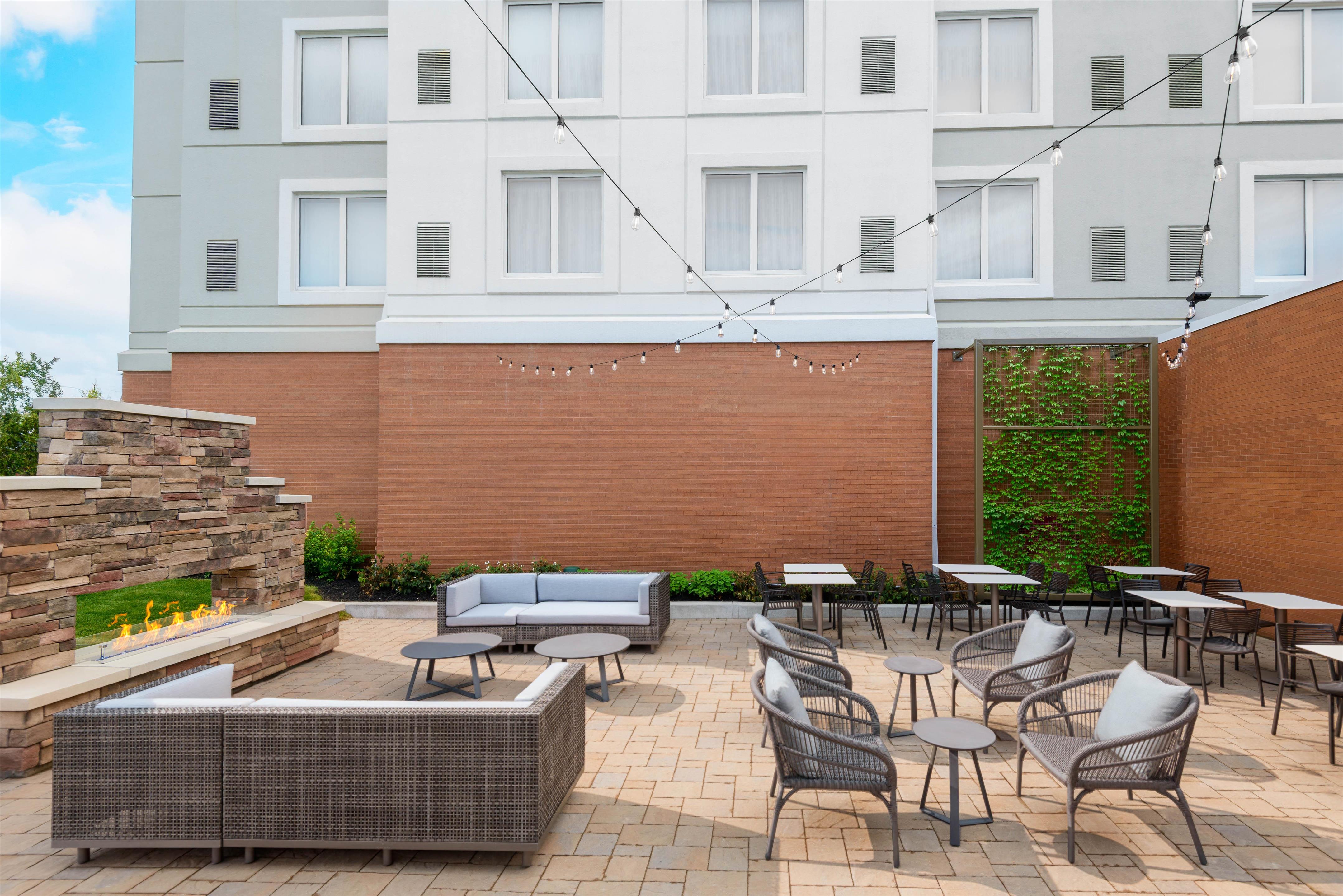 Exterior | Hilton Garden Inn Buffalo Airport