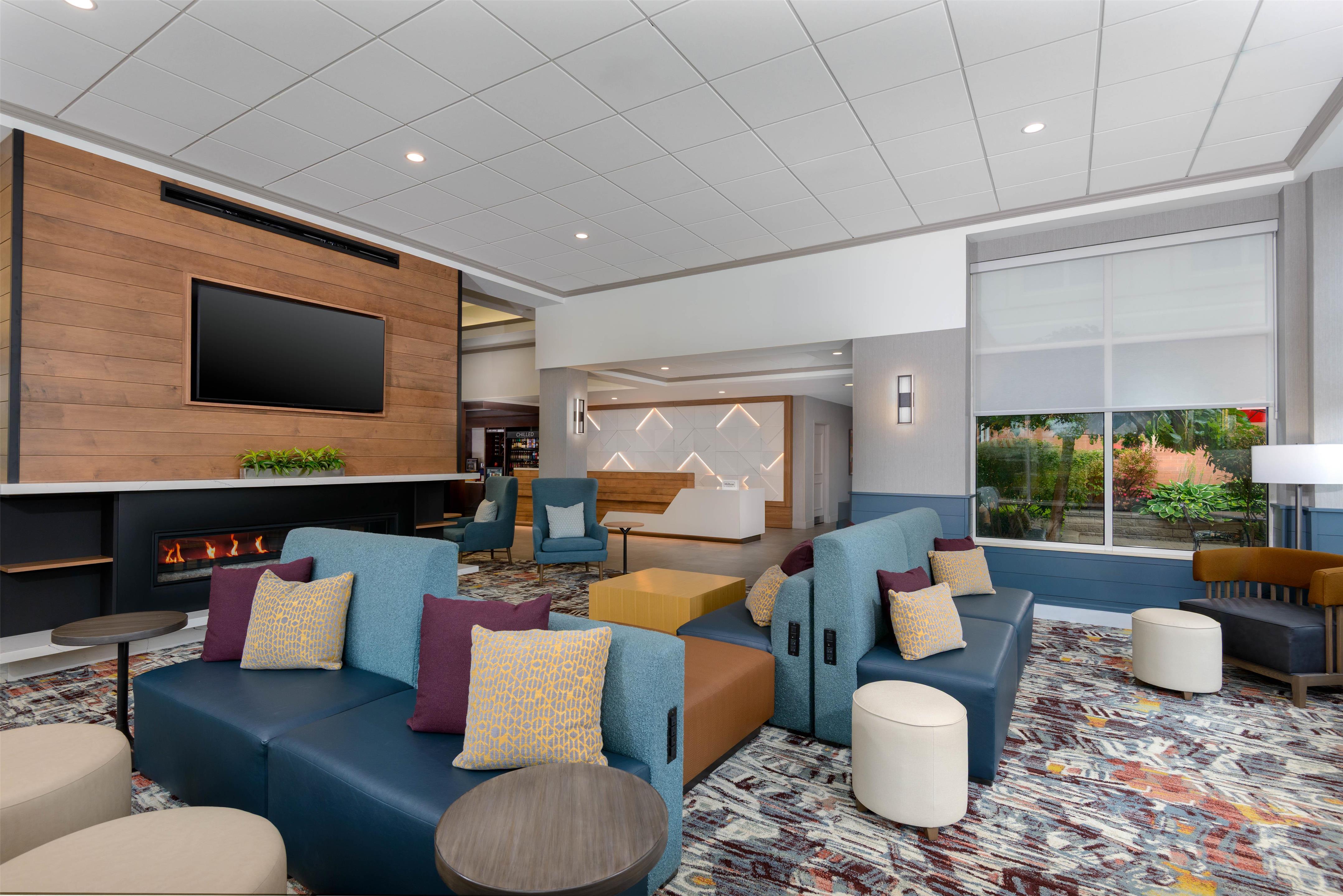 Lobby | Hilton Garden Inn Buffalo Airport