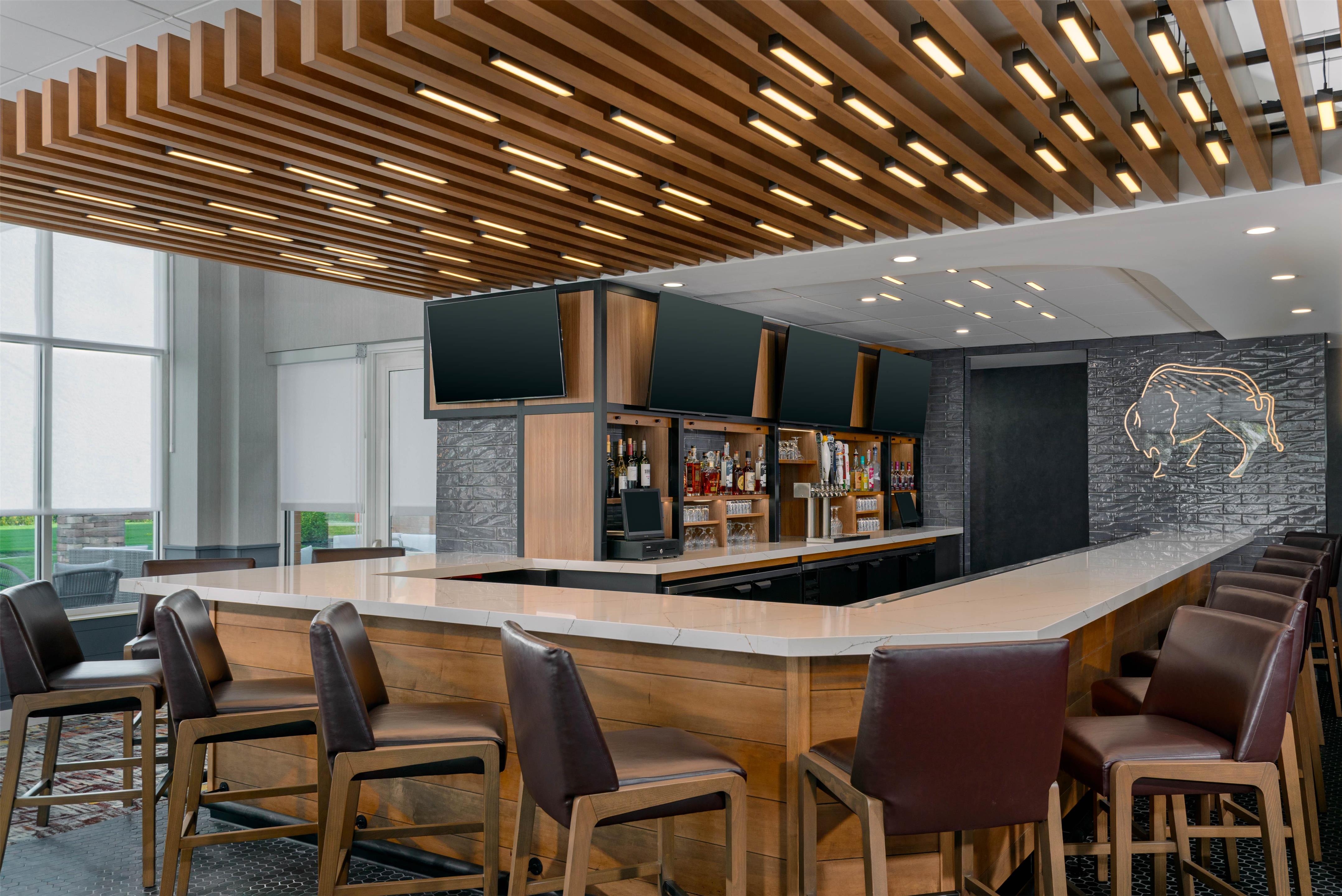BarLounge | Hilton Garden Inn Buffalo Airport