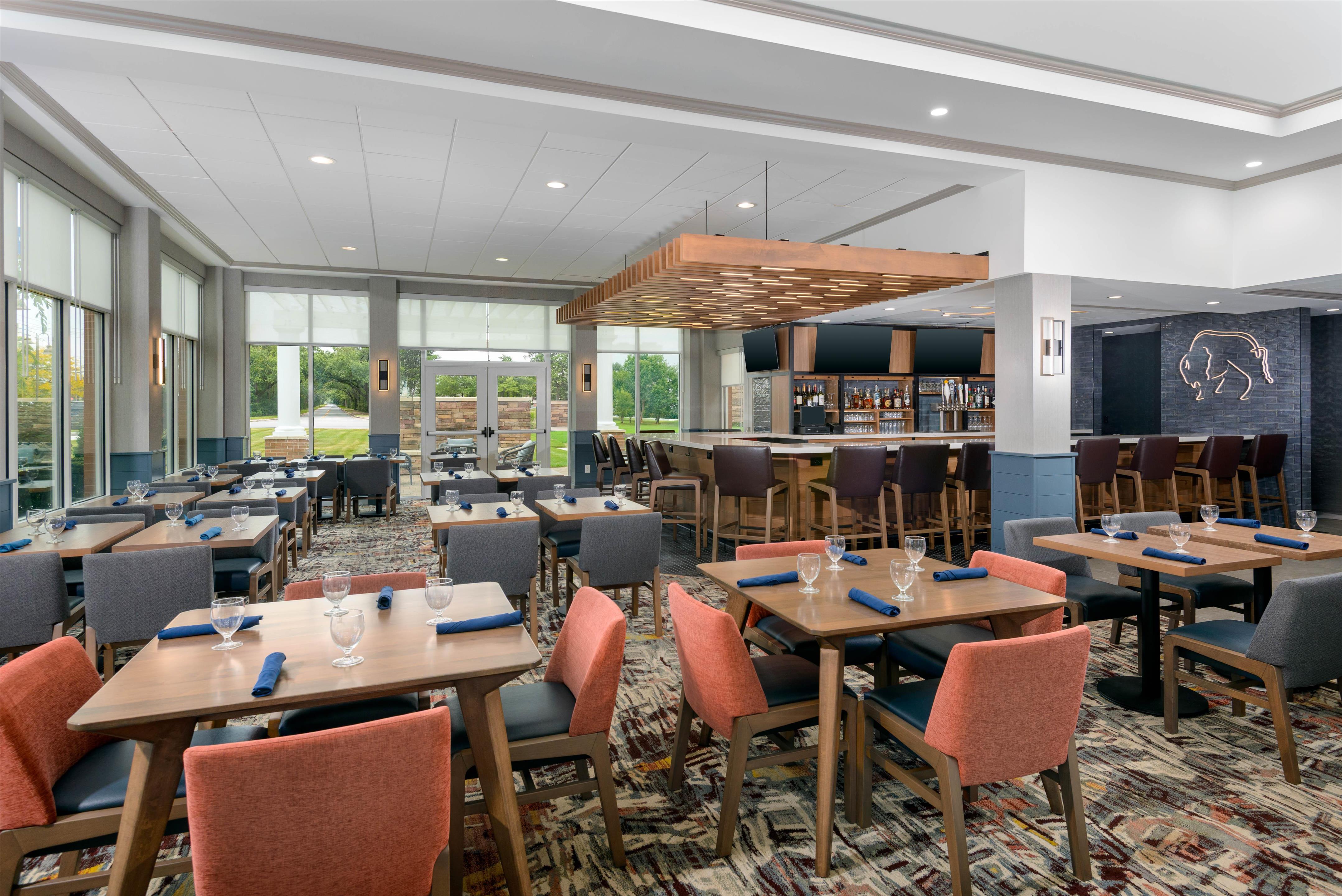 BarLounge | Hilton Garden Inn Buffalo Airport