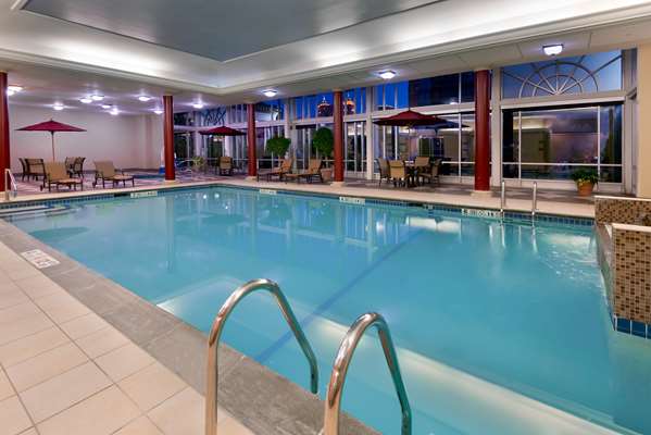 Pool - Hampton Inn & Suites Downtown Buffalo