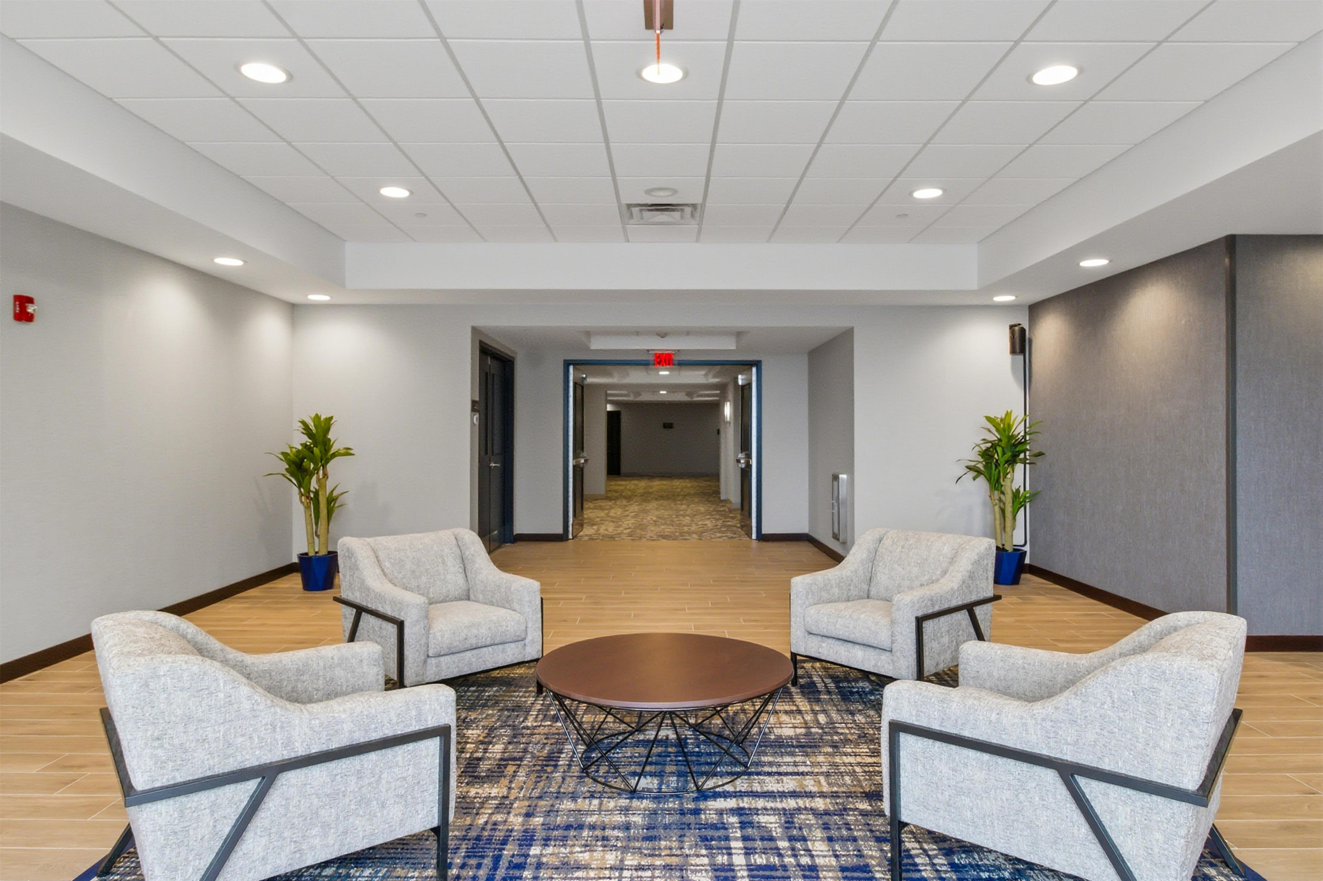 Lobby | Embassy Suites Buffalo