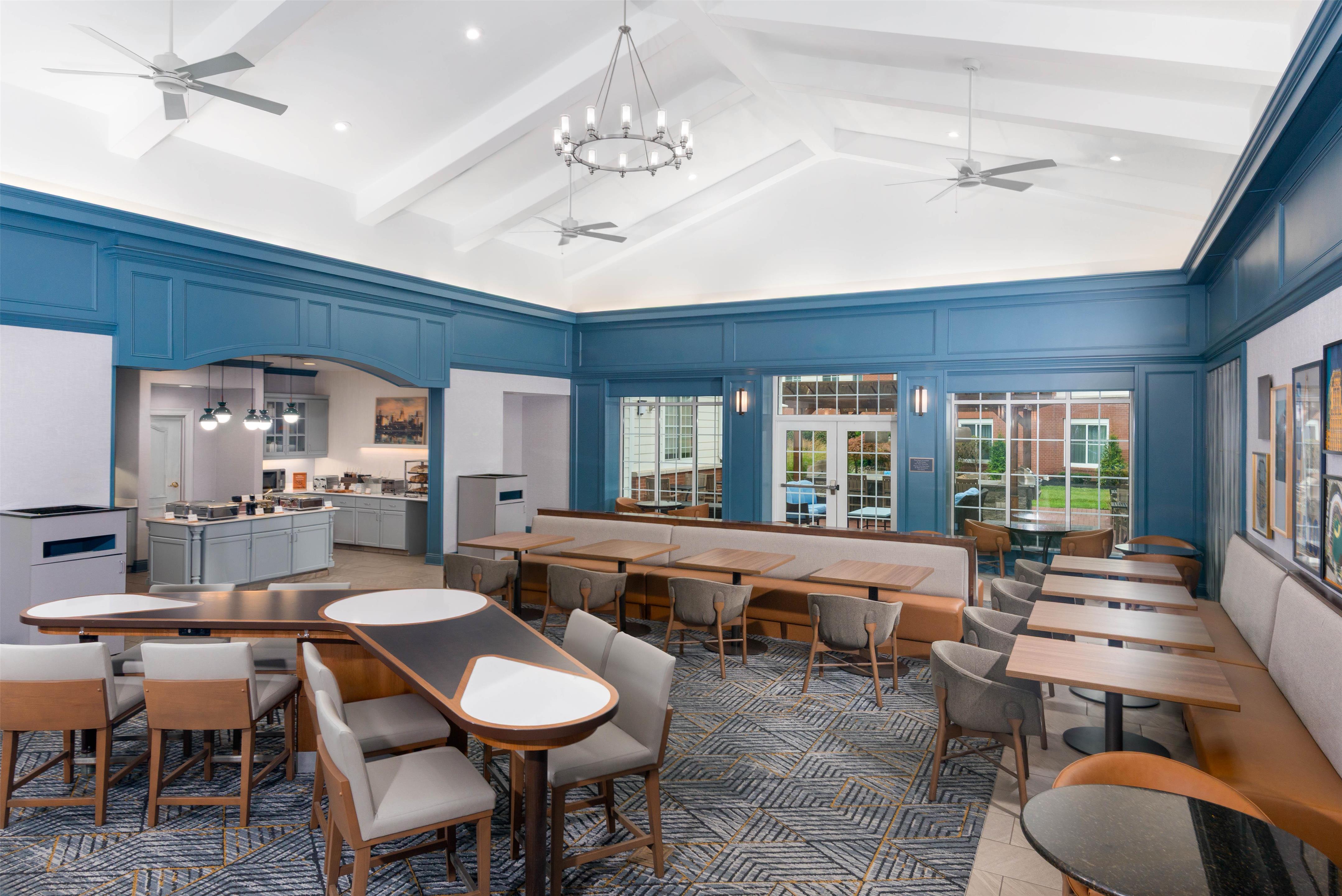 Breakfast Area | Homewood Suites by Hilton Buffalo/Amherst