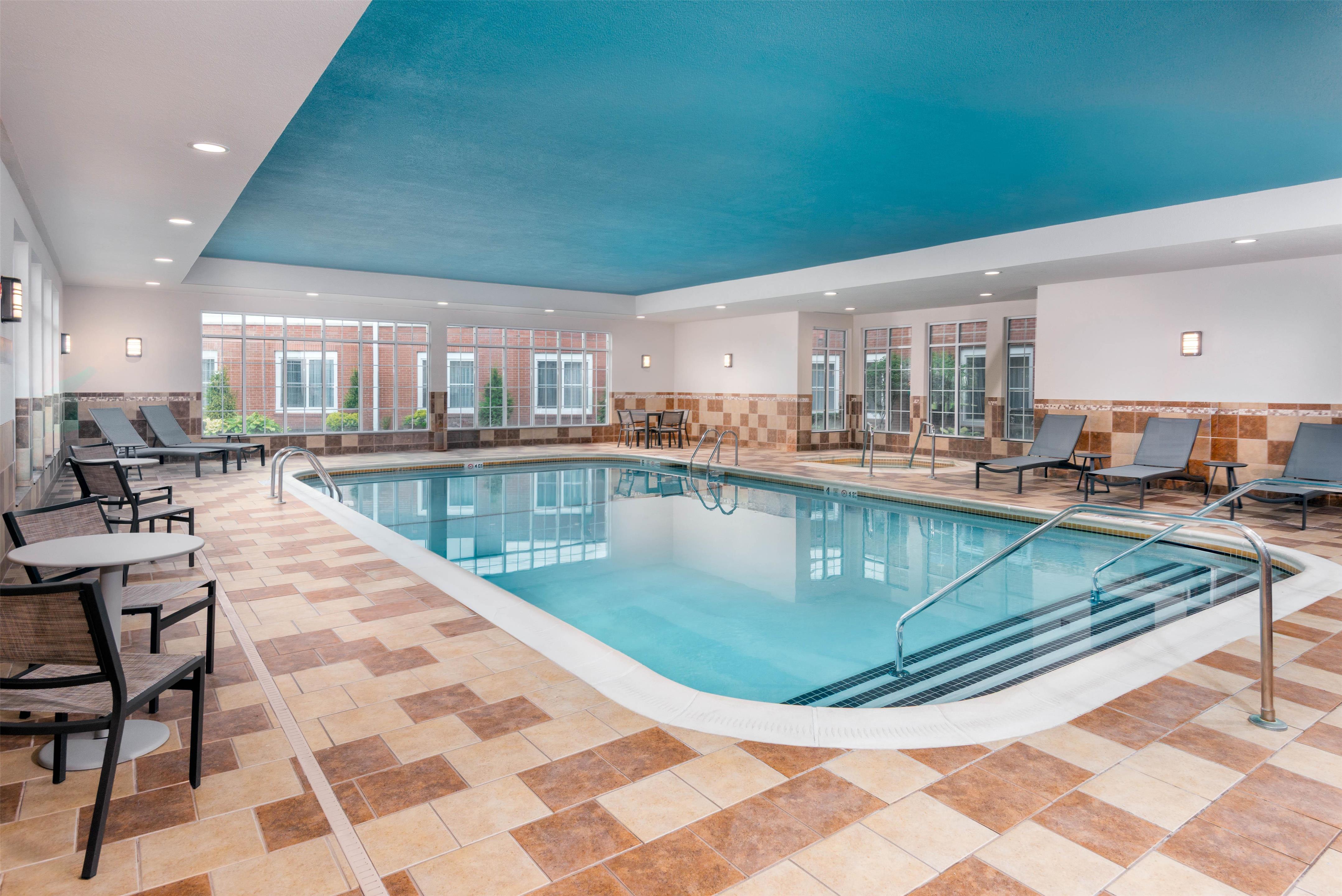 Pool | Homewood Suites by Hilton Buffalo/Amherst