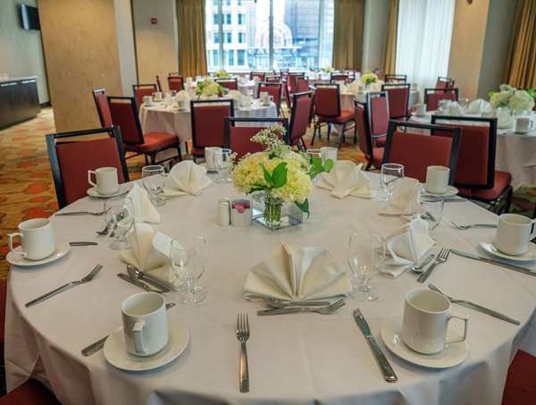 Restaurant - Hilton Garden Inn Downtown Buffalo